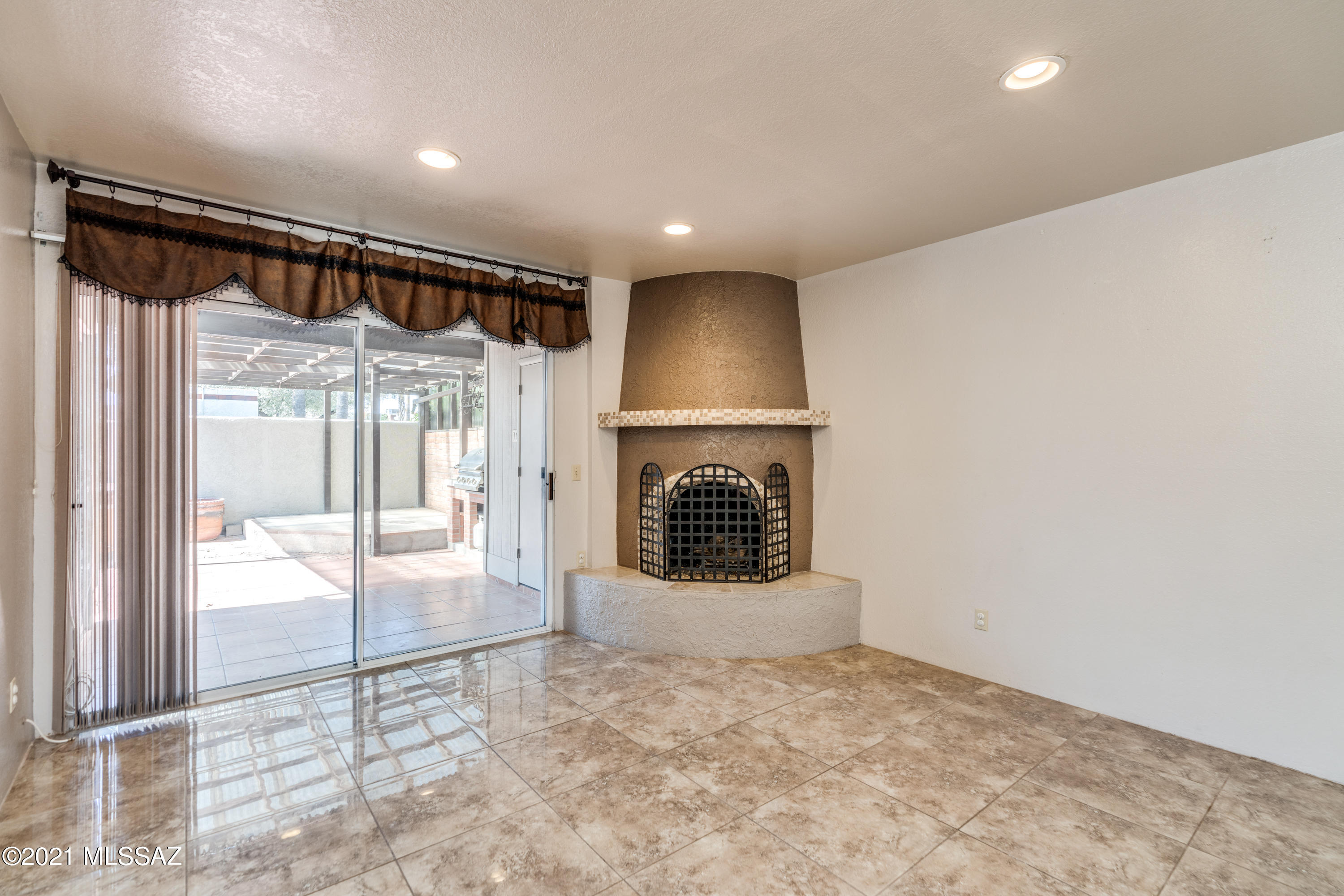 7574 E Camino de Querabi