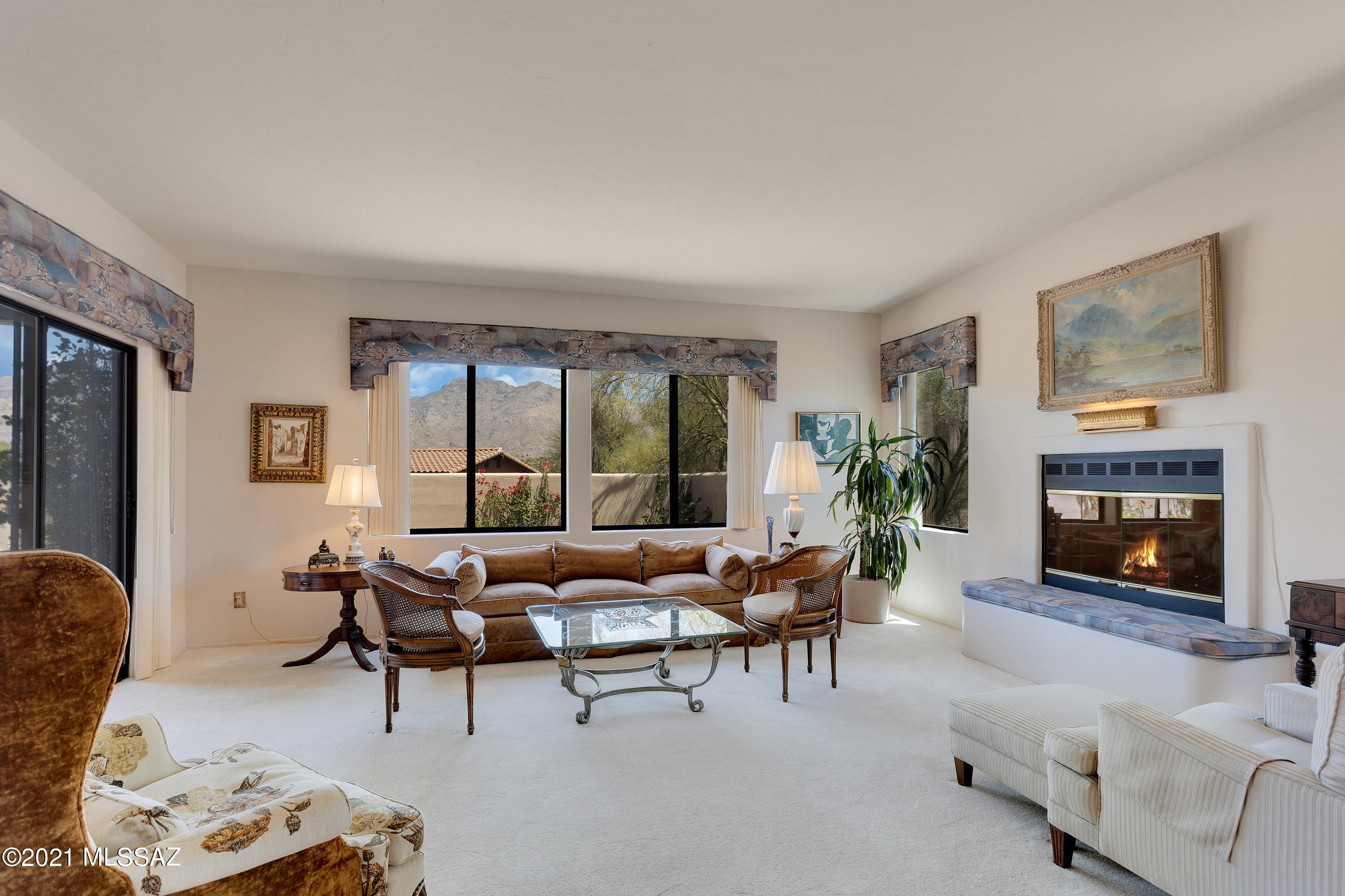 6361 E Valle Di Cadore