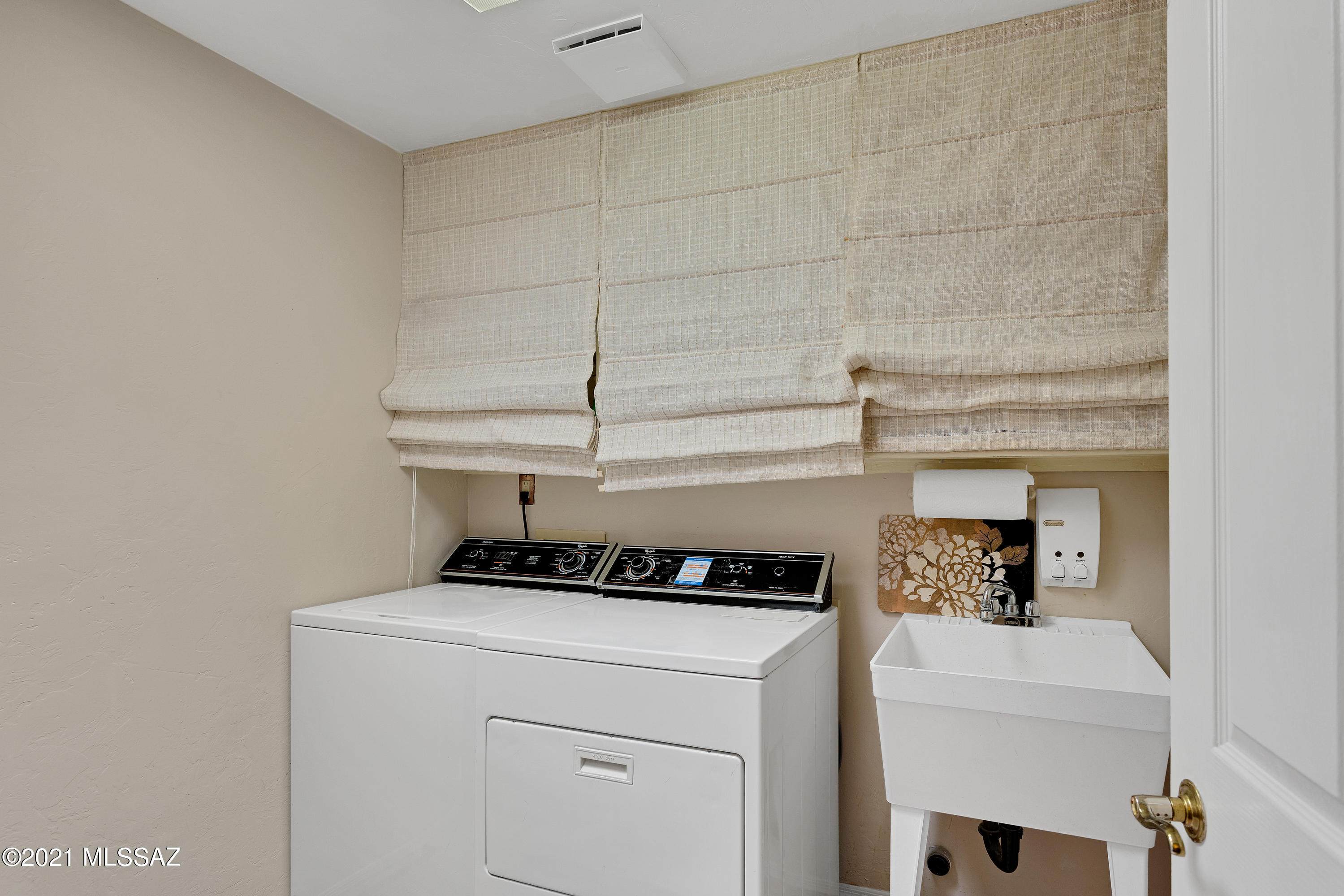 6361 E Valle Di Cadore