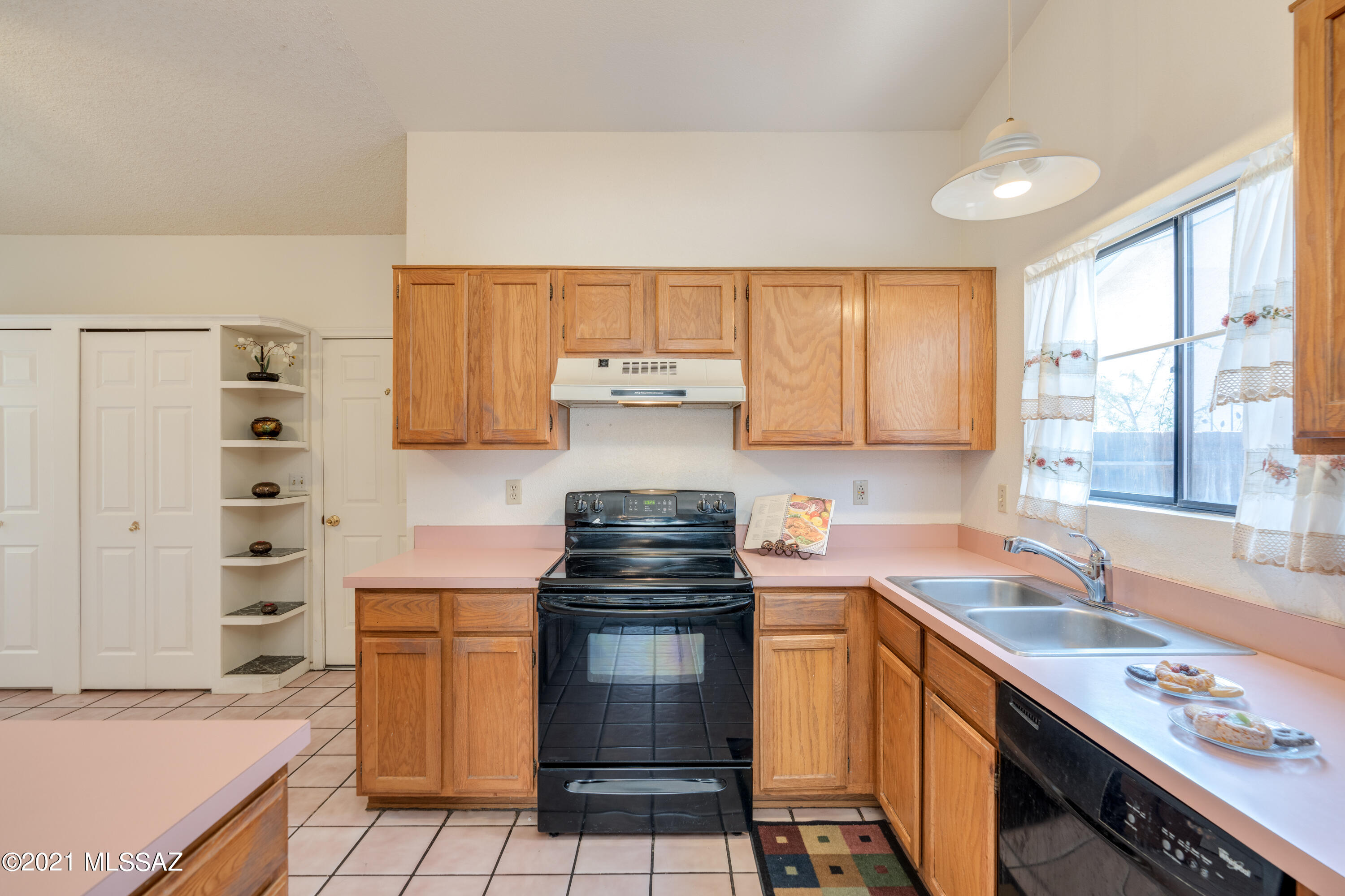 496 S Pemberton Avenue