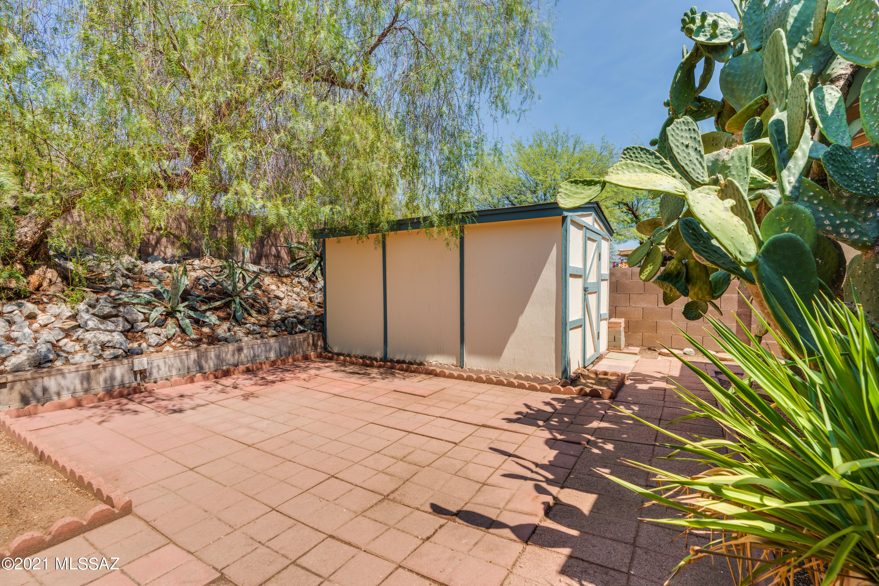 496 S Pemberton Avenue