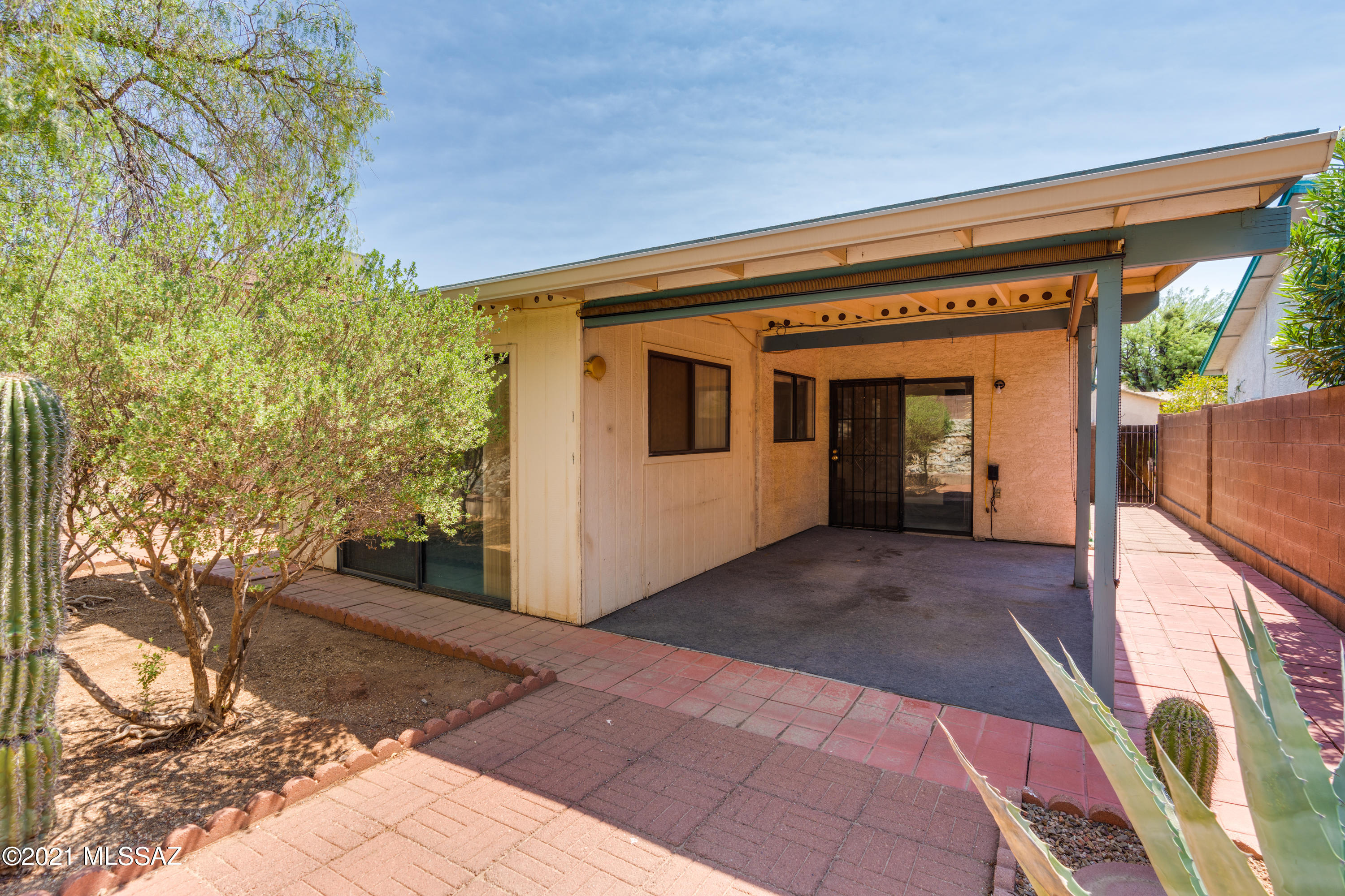 496 S Pemberton Avenue