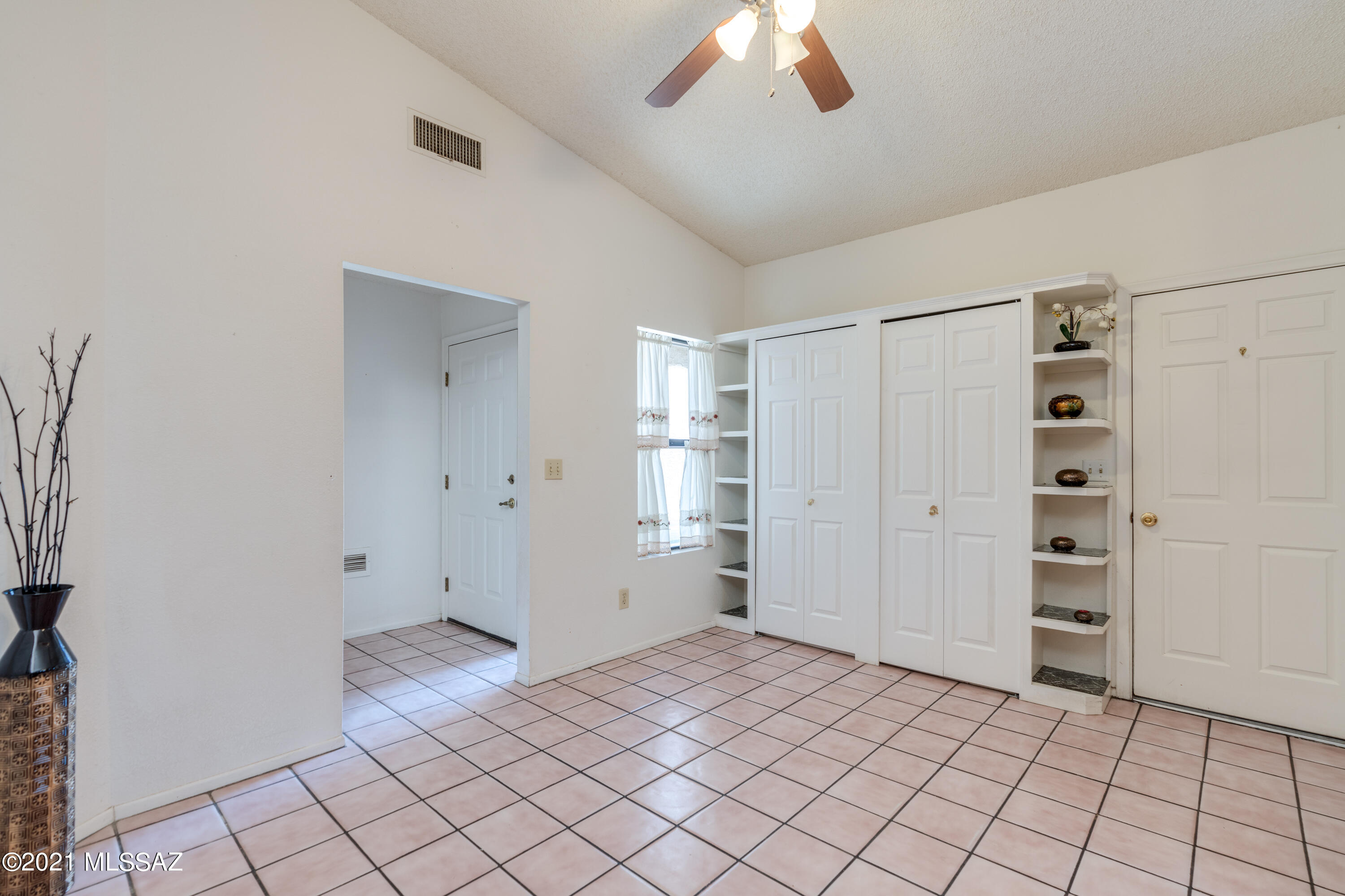 496 S Pemberton Avenue