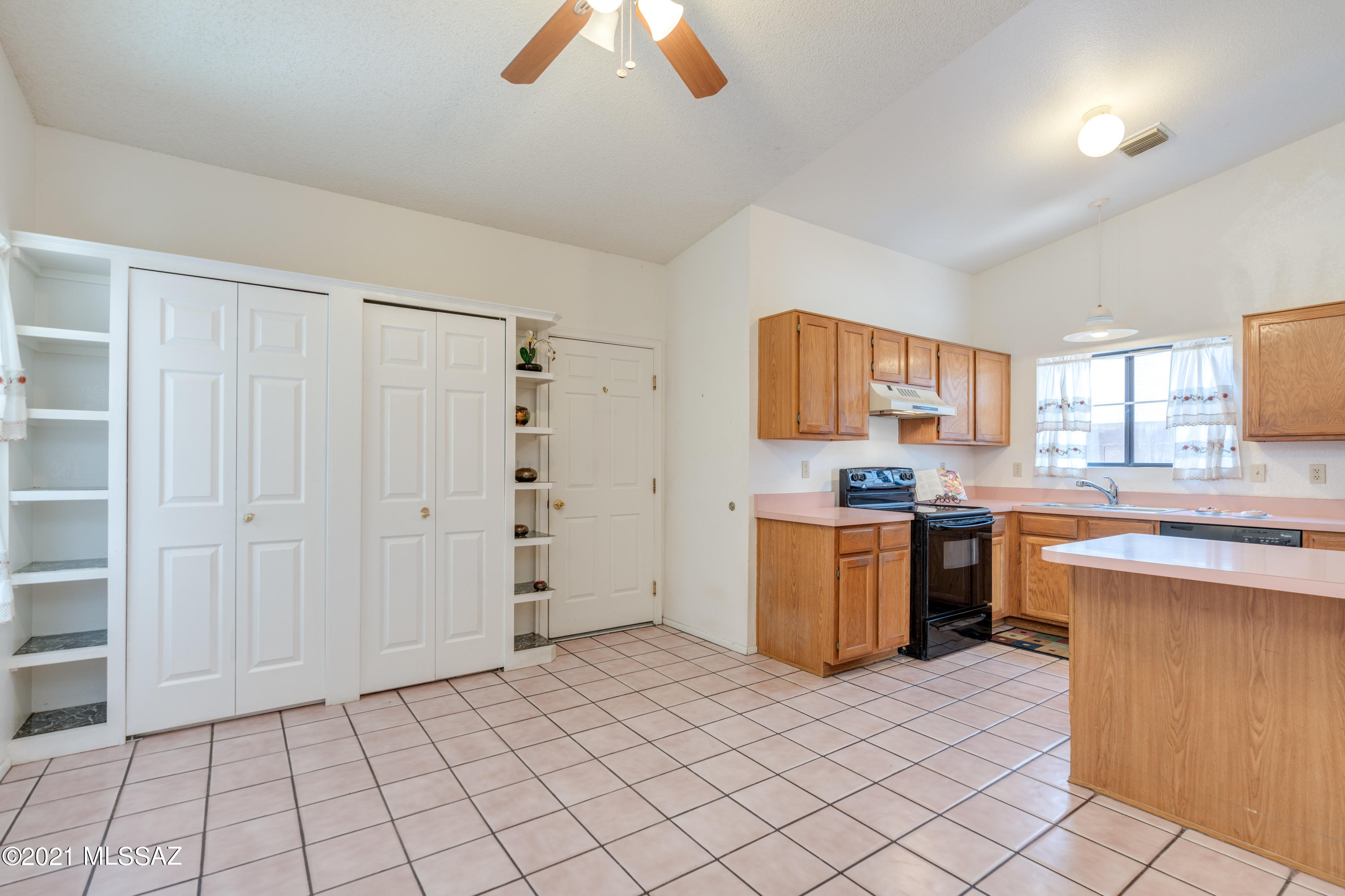 496 S Pemberton Avenue