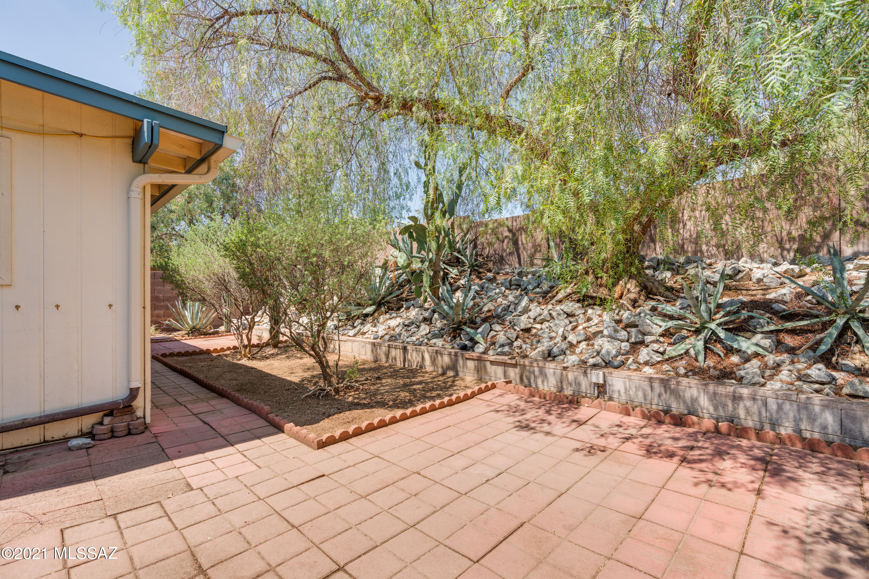 496 S Pemberton Avenue