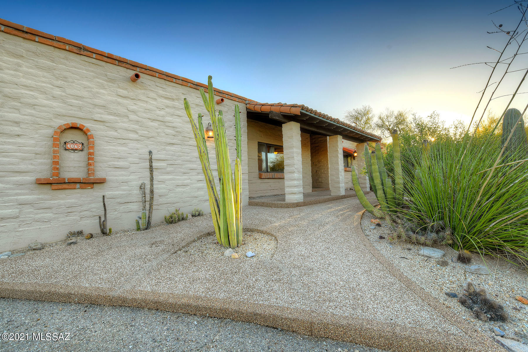 4062 N Calle Vista Ciudad