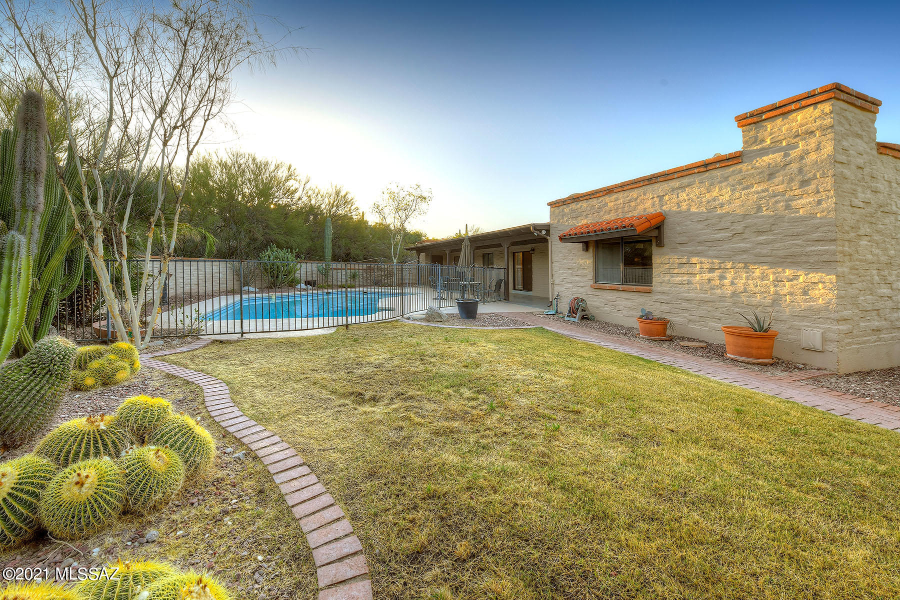 4062 N Calle Vista Ciudad