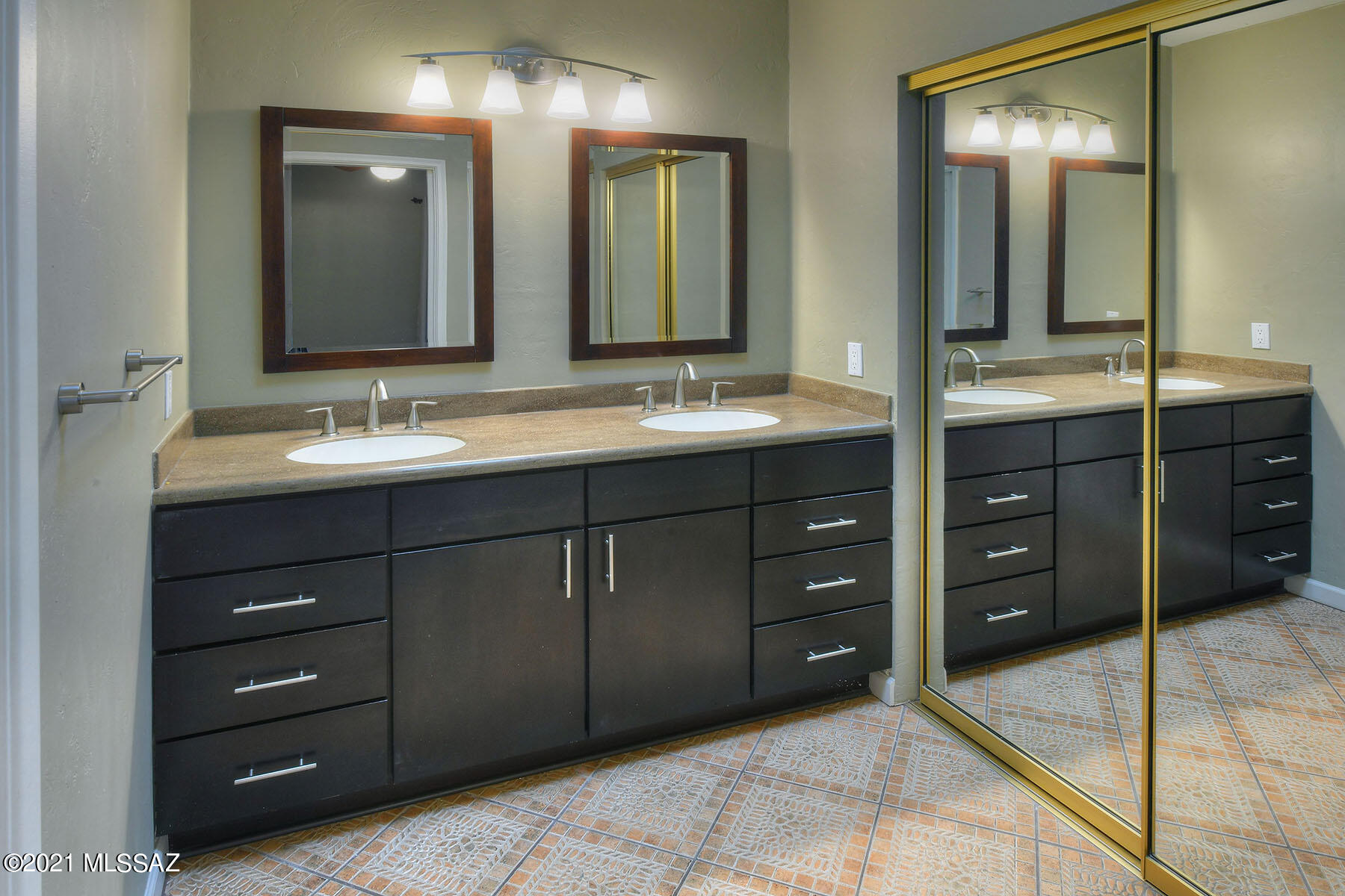 4062 N Calle Vista Ciudad