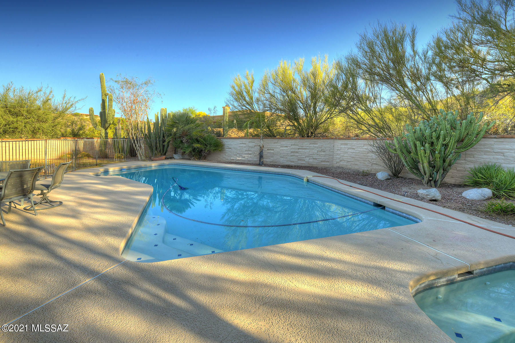 4062 N Calle Vista Ciudad