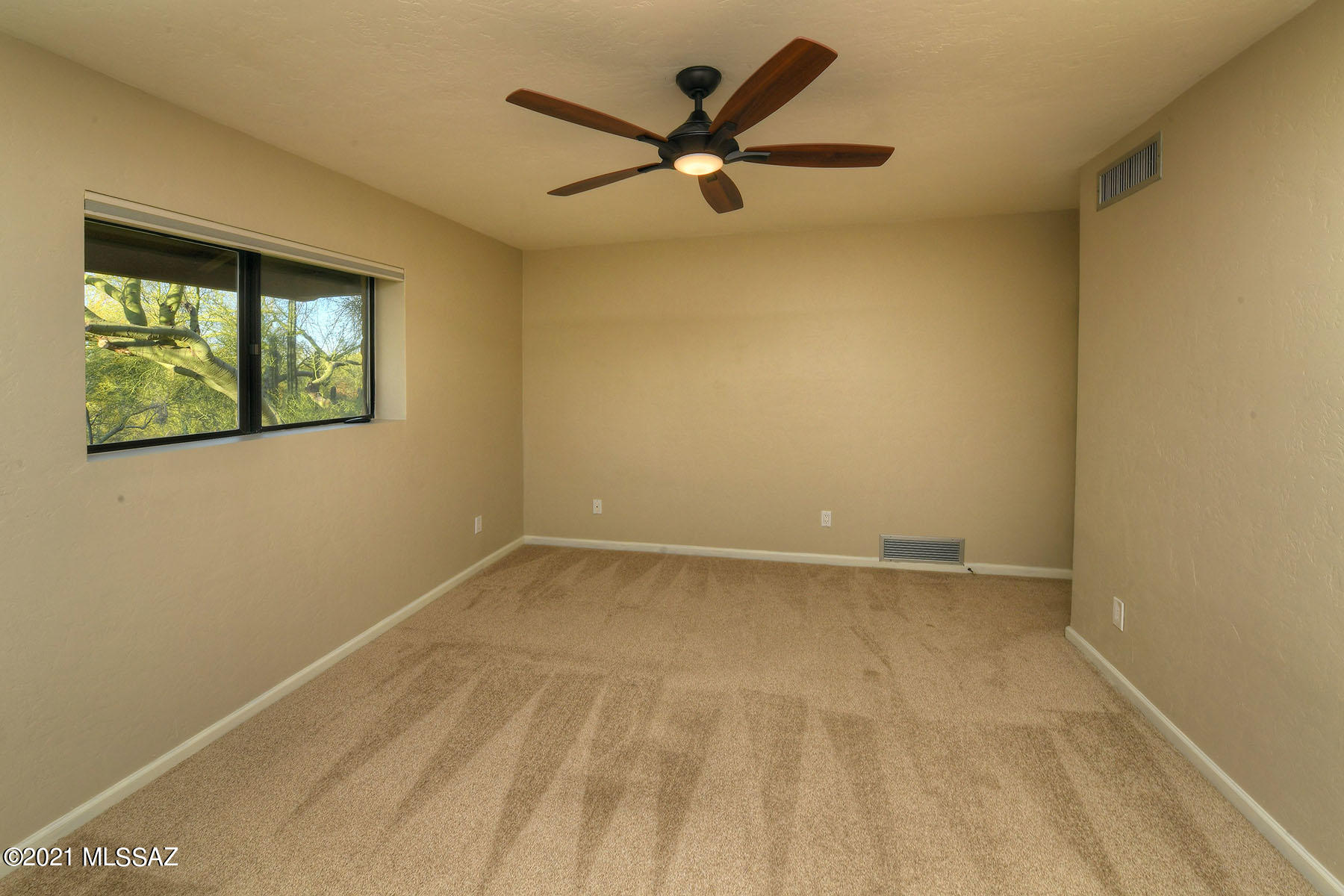 4062 N Calle Vista Ciudad