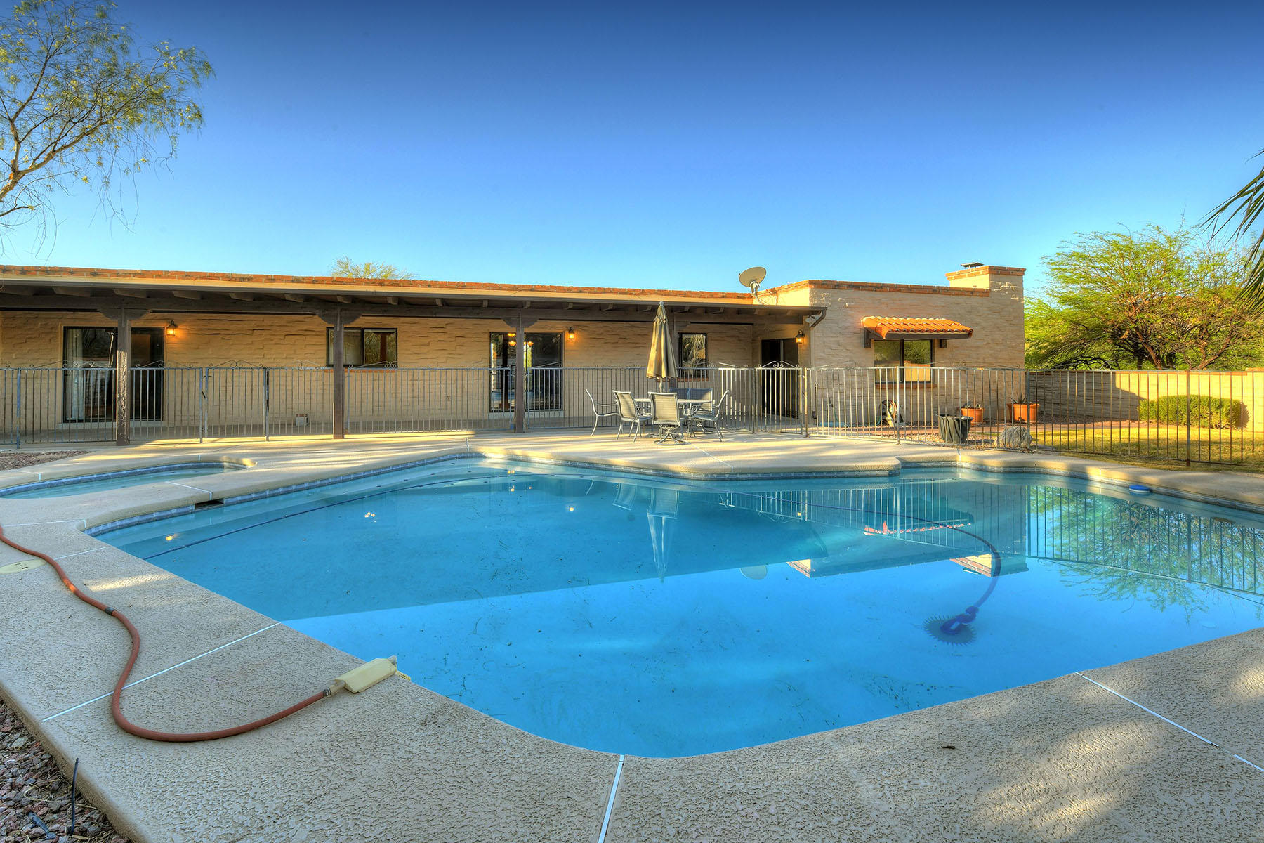 4062 N Calle Vista Ciudad