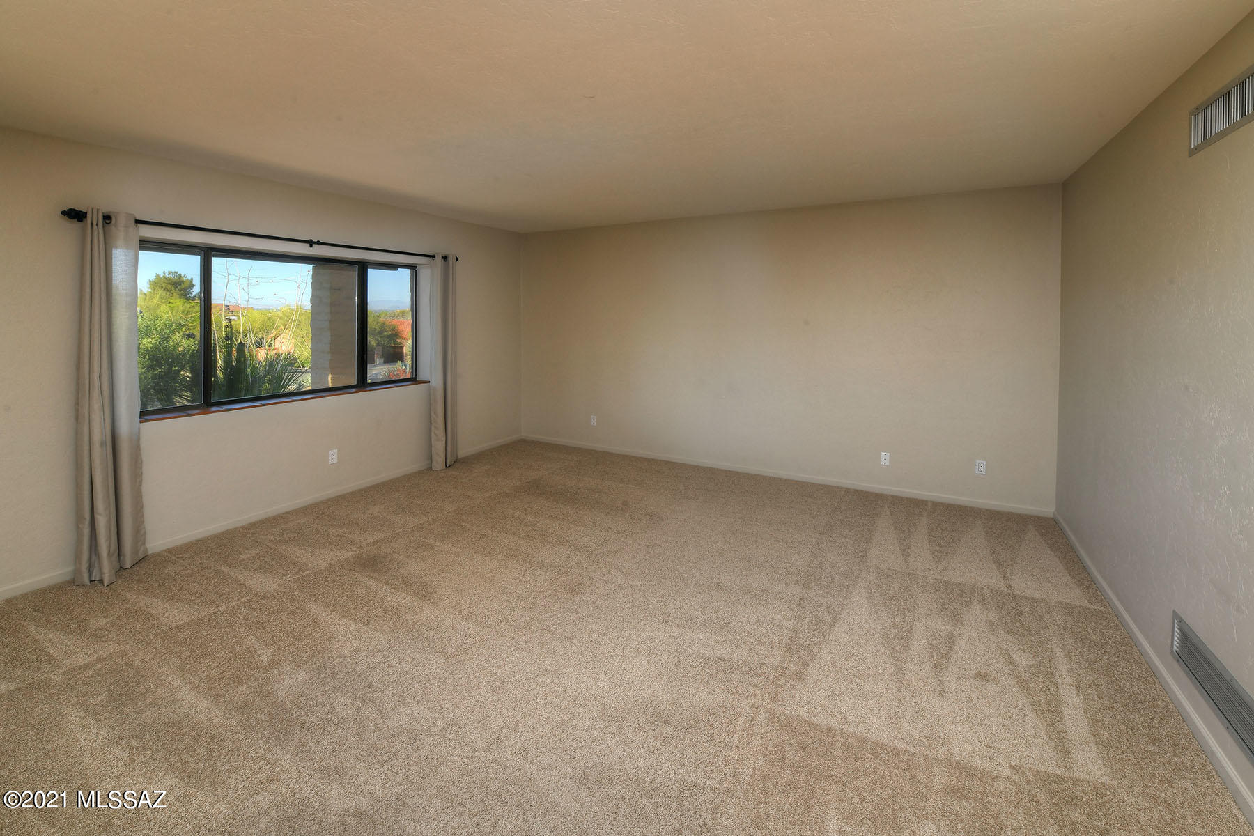 4062 N Calle Vista Ciudad