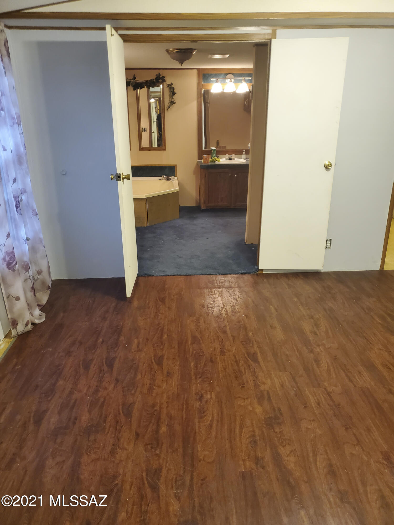 521 N Mountain View Road