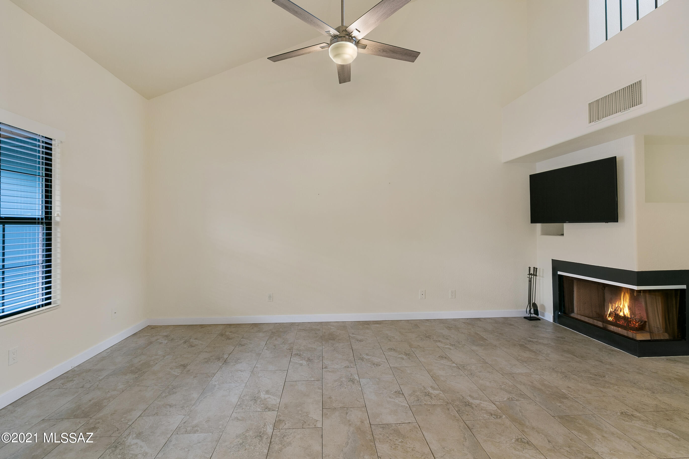 7774 E Via Ventana Norte