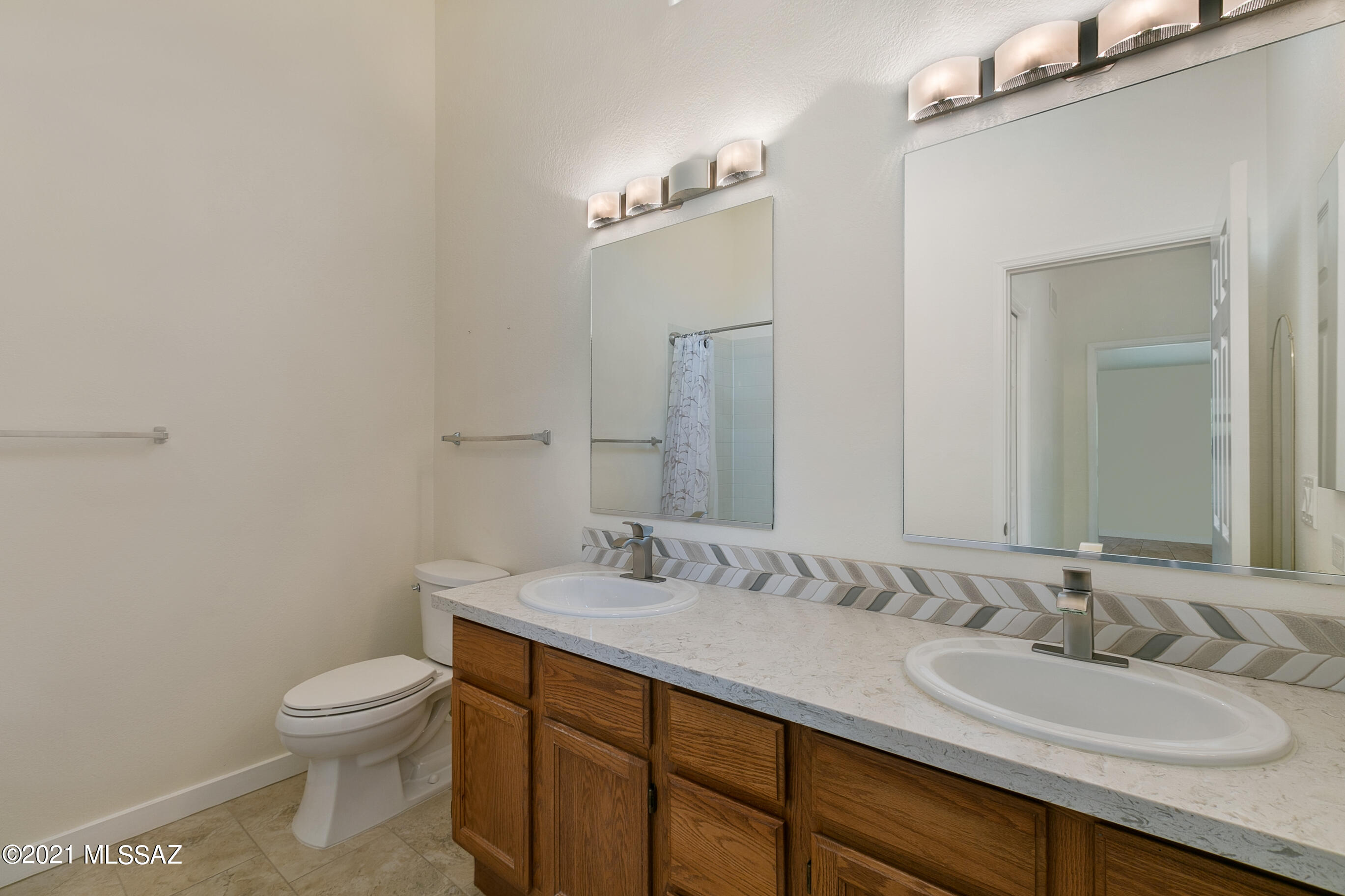 7774 E Via Ventana Norte