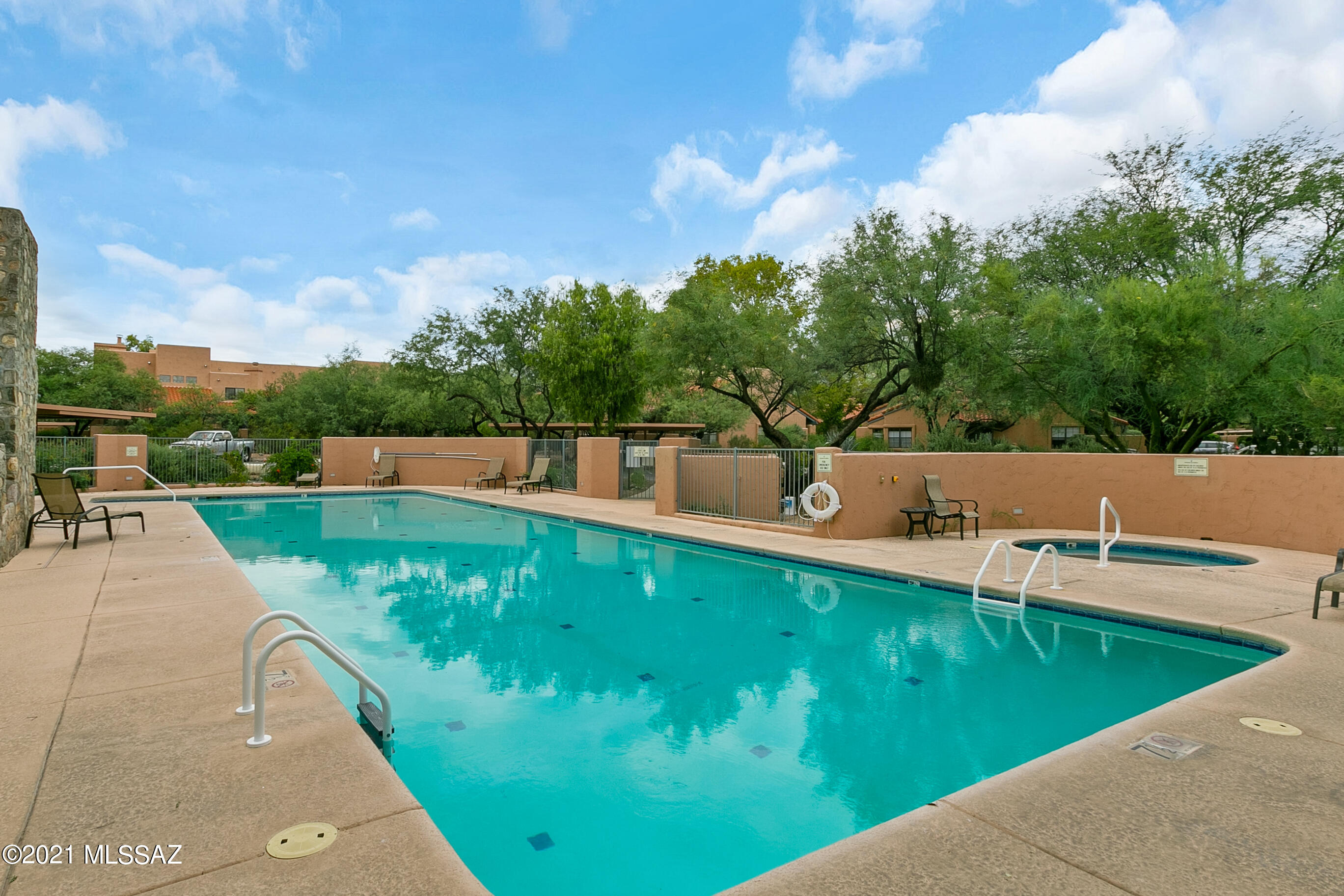 7774 E Via Ventana Norte