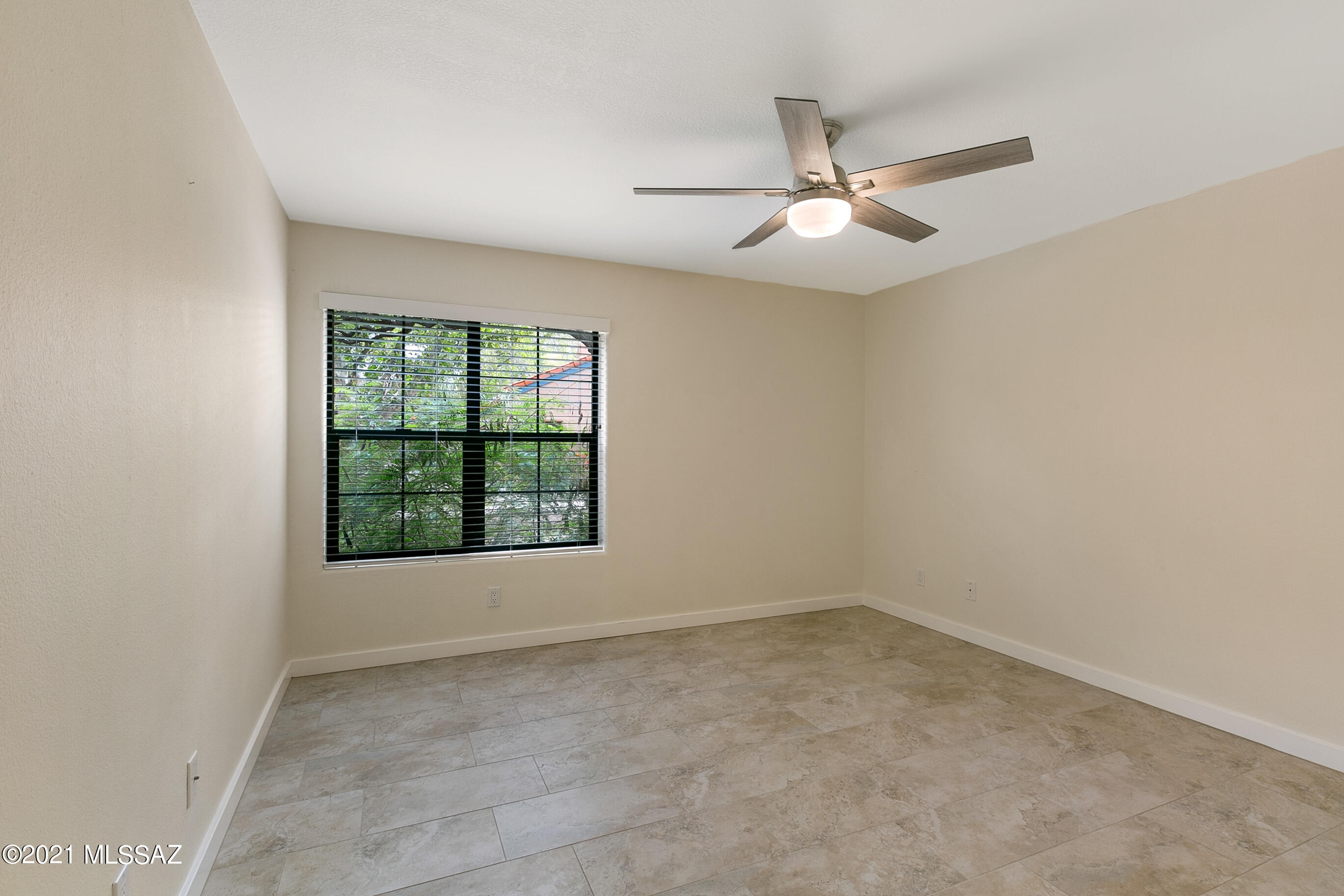 7774 E Via Ventana Norte