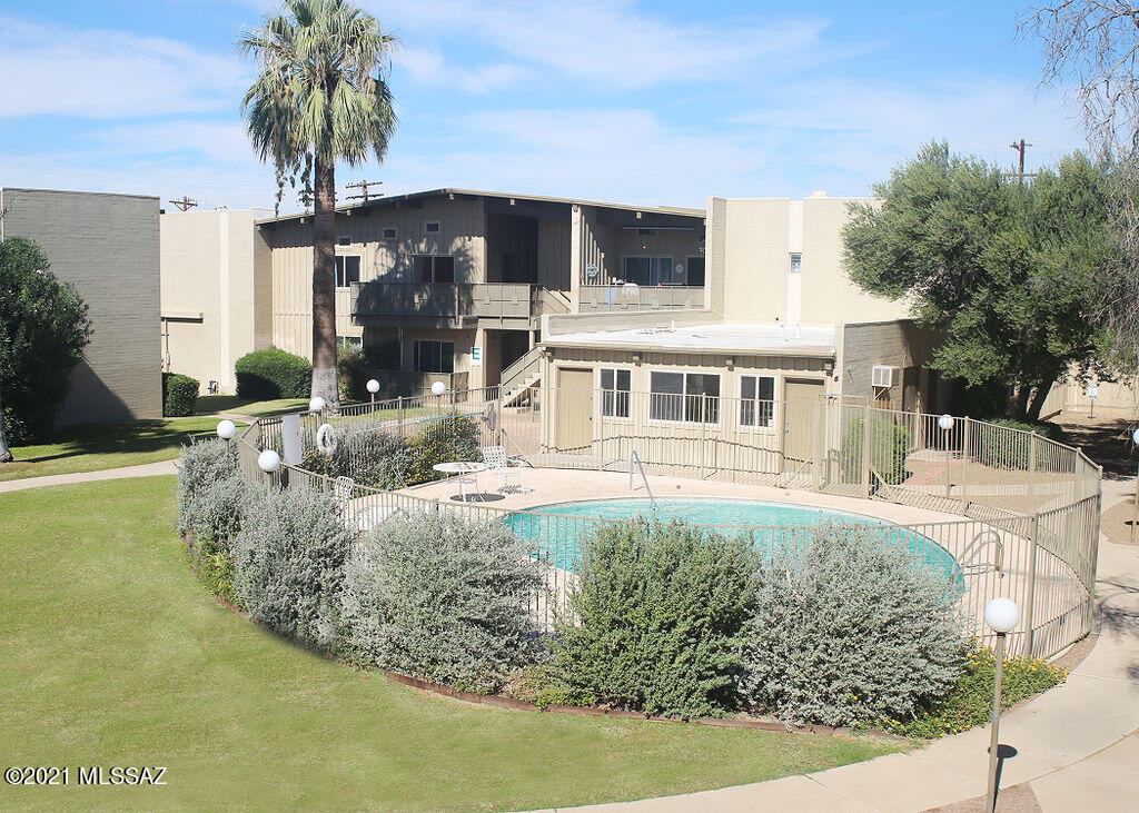2525 N Alvernon Way Unit: E5