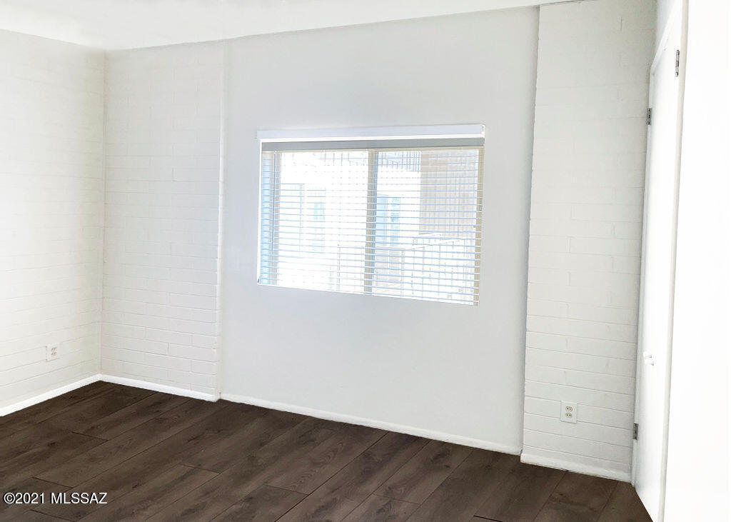 2525 N Alvernon Way Unit: E5