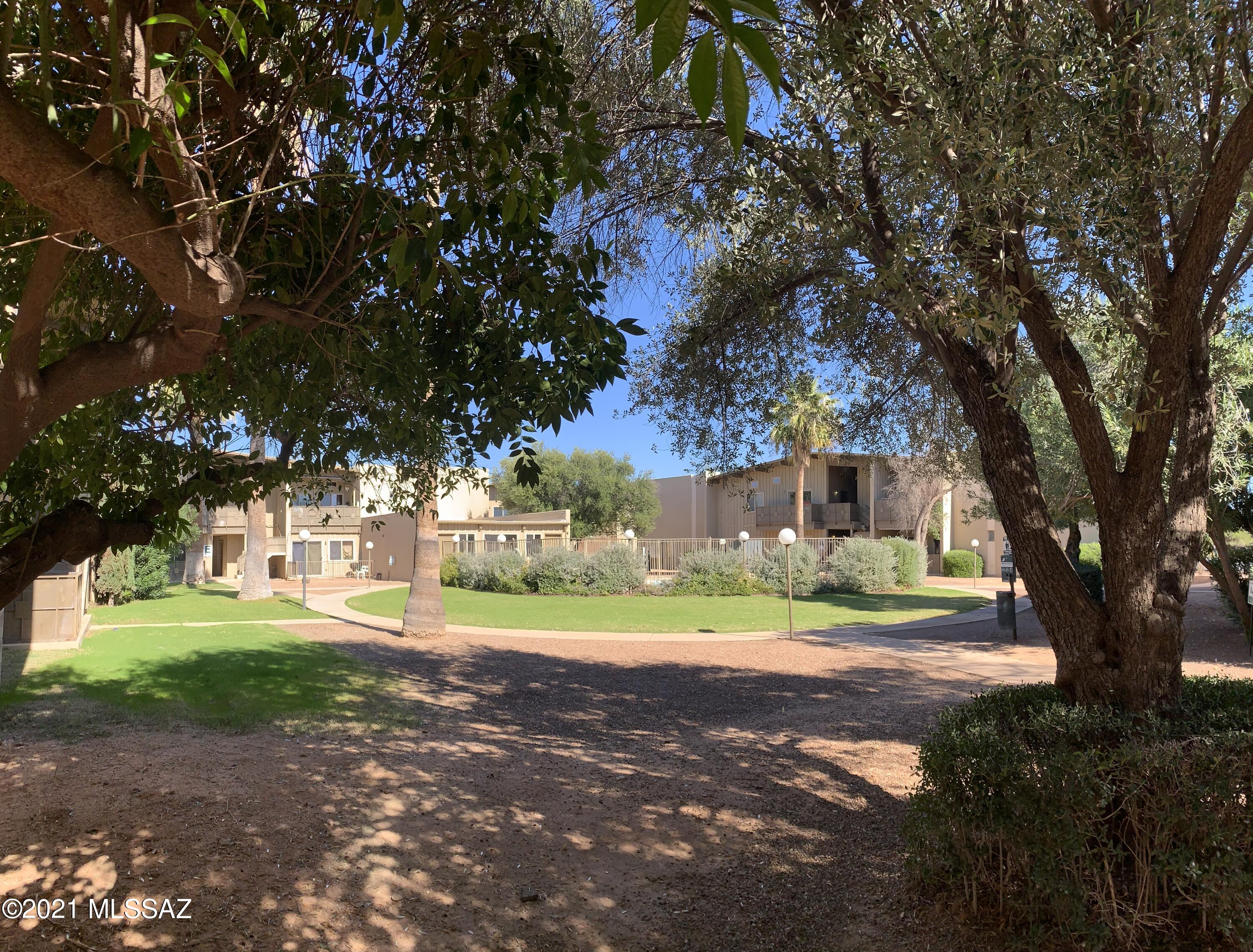 2525 N Alvernon Way Unit: E5