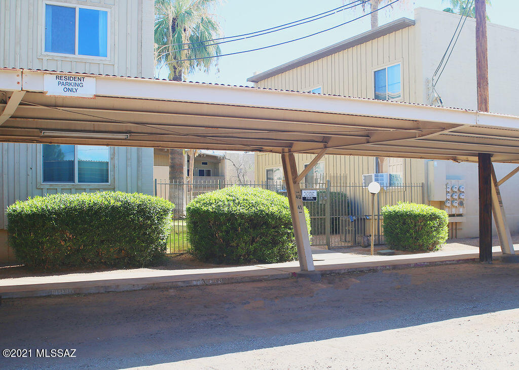 2525 N Alvernon Way Unit: E5