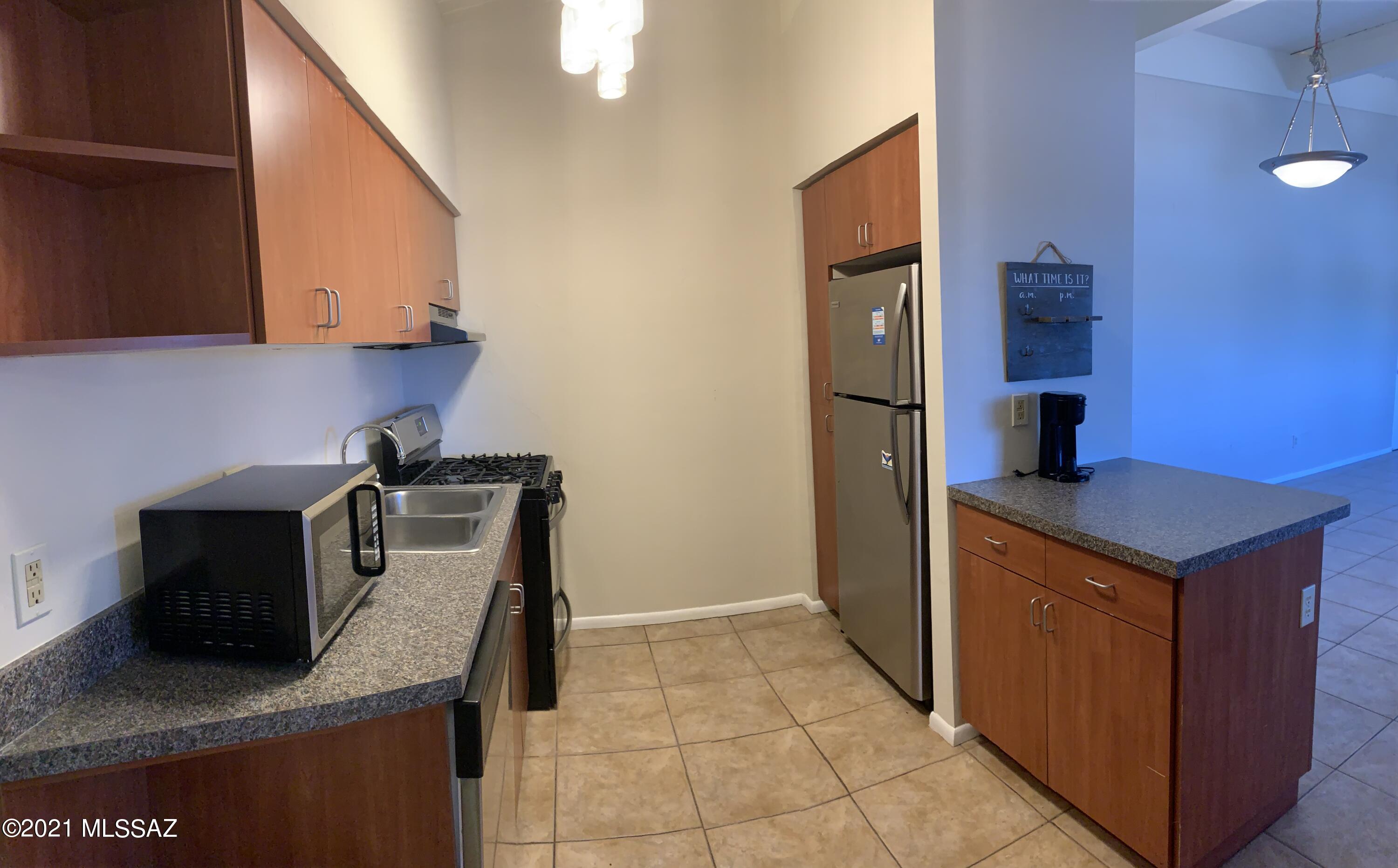 2525 N Alvernon Way Unit: E5