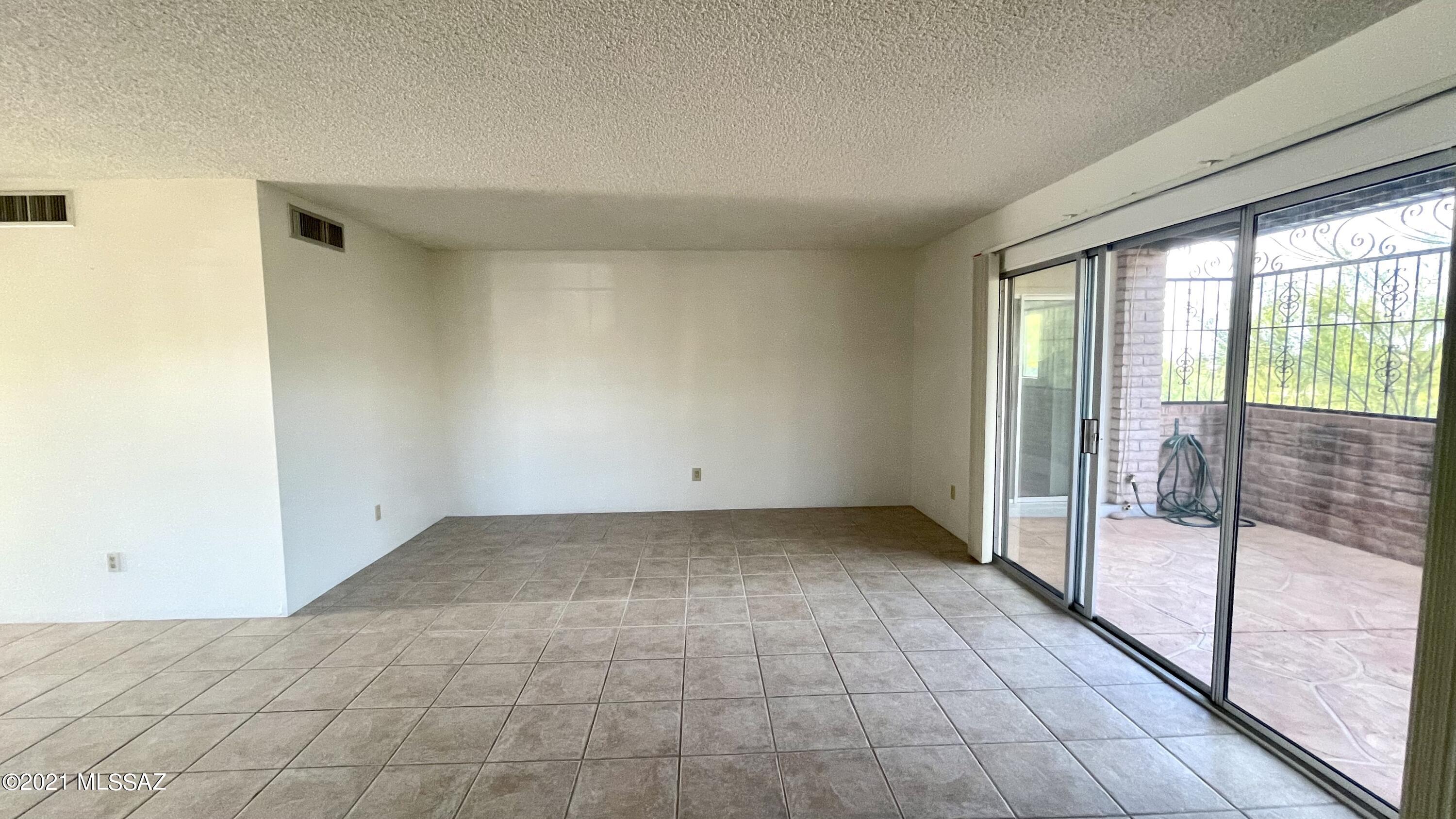 5453 N Arroyo Grande Ci Circle N