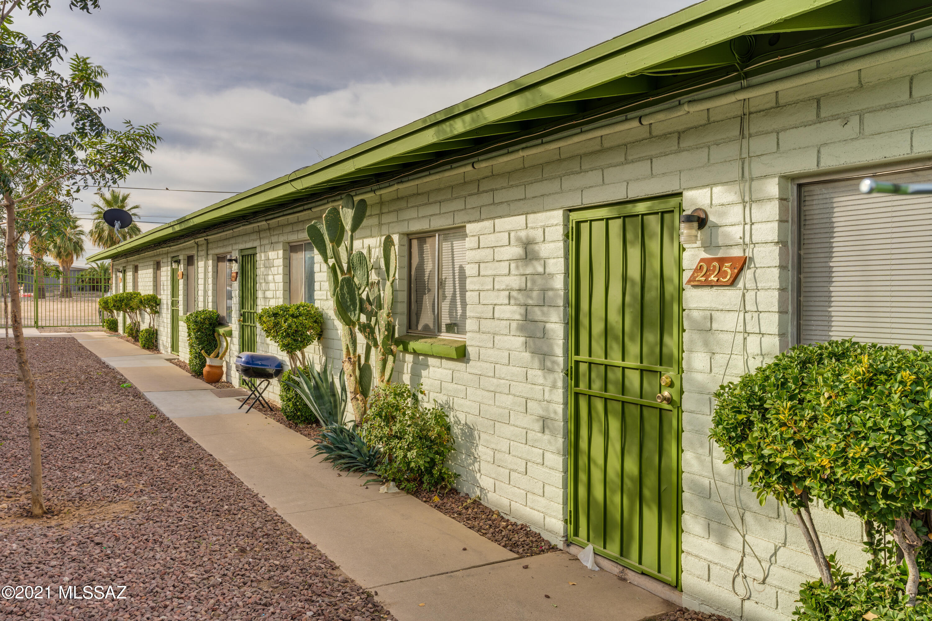 217 W Rillito Street