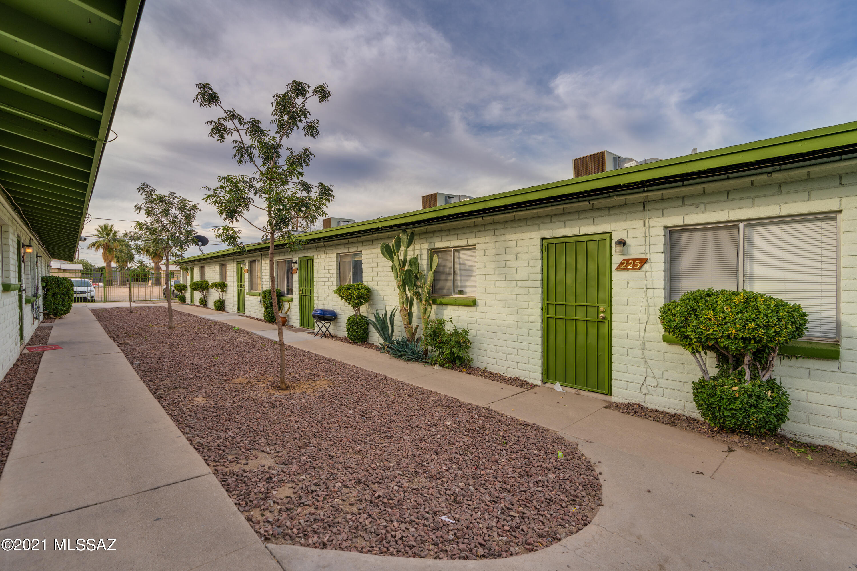 217 W Rillito Street