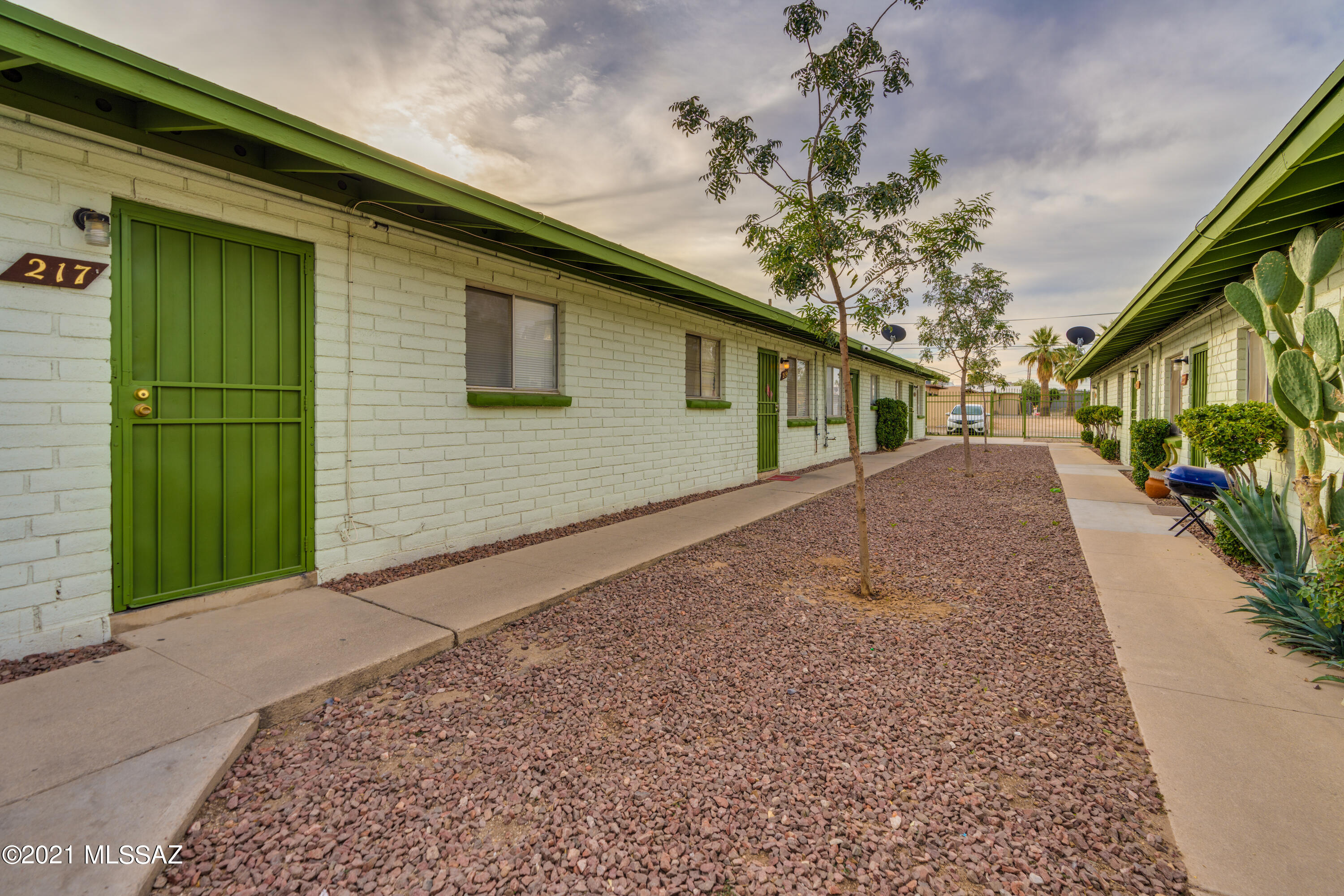 217 W Rillito Street