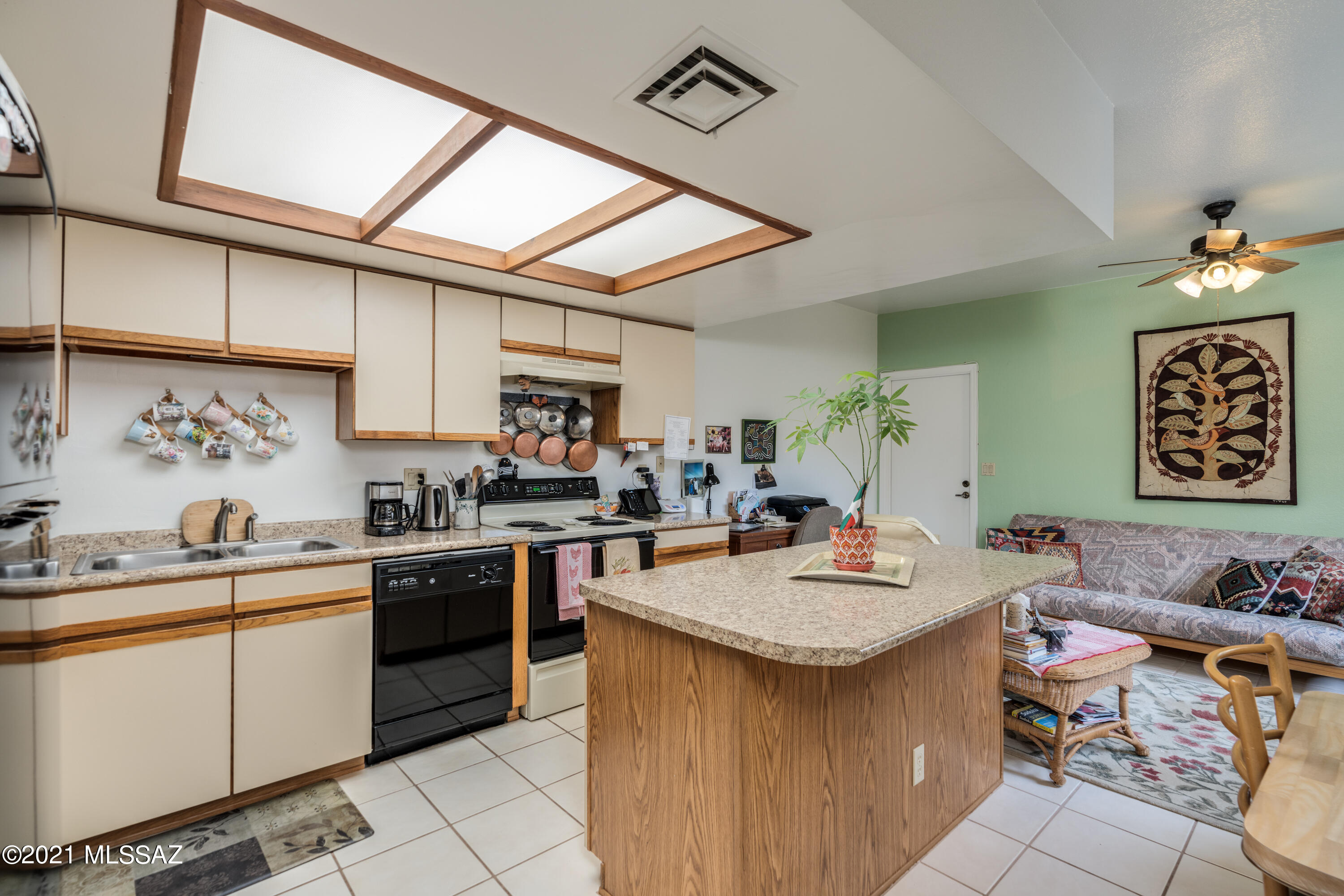 4650 N Avenida Ronca