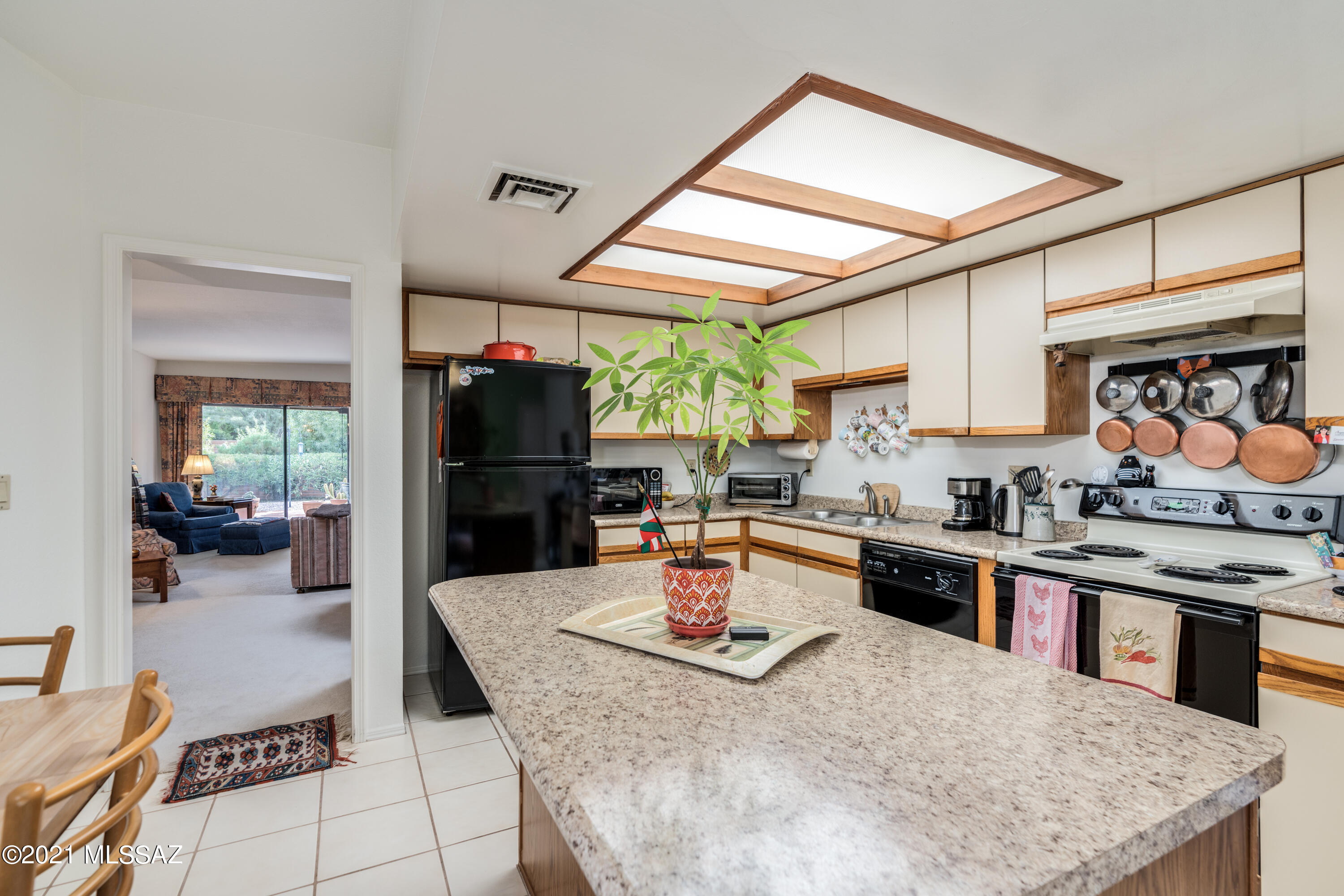 4650 N Avenida Ronca