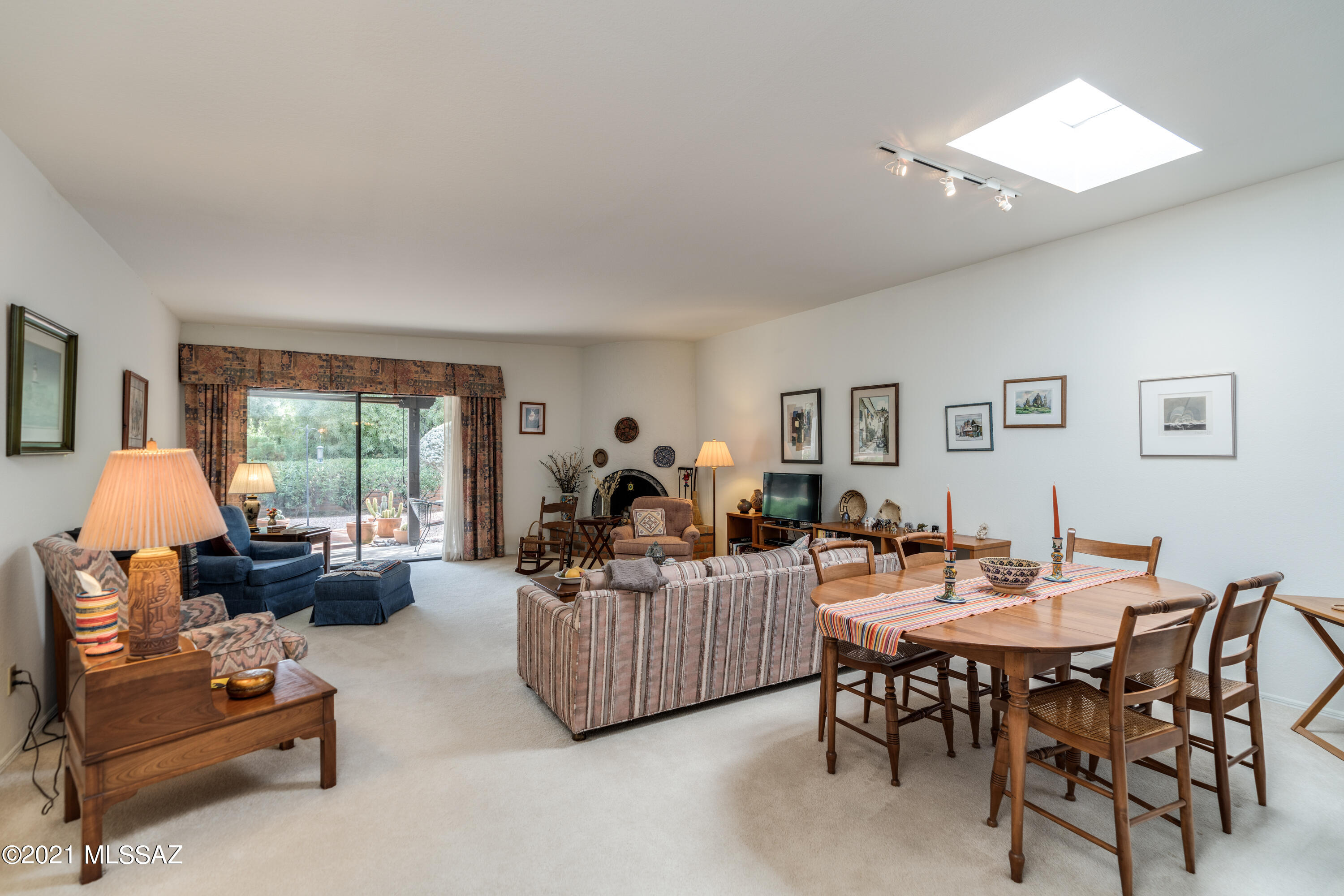 4650 N Avenida Ronca