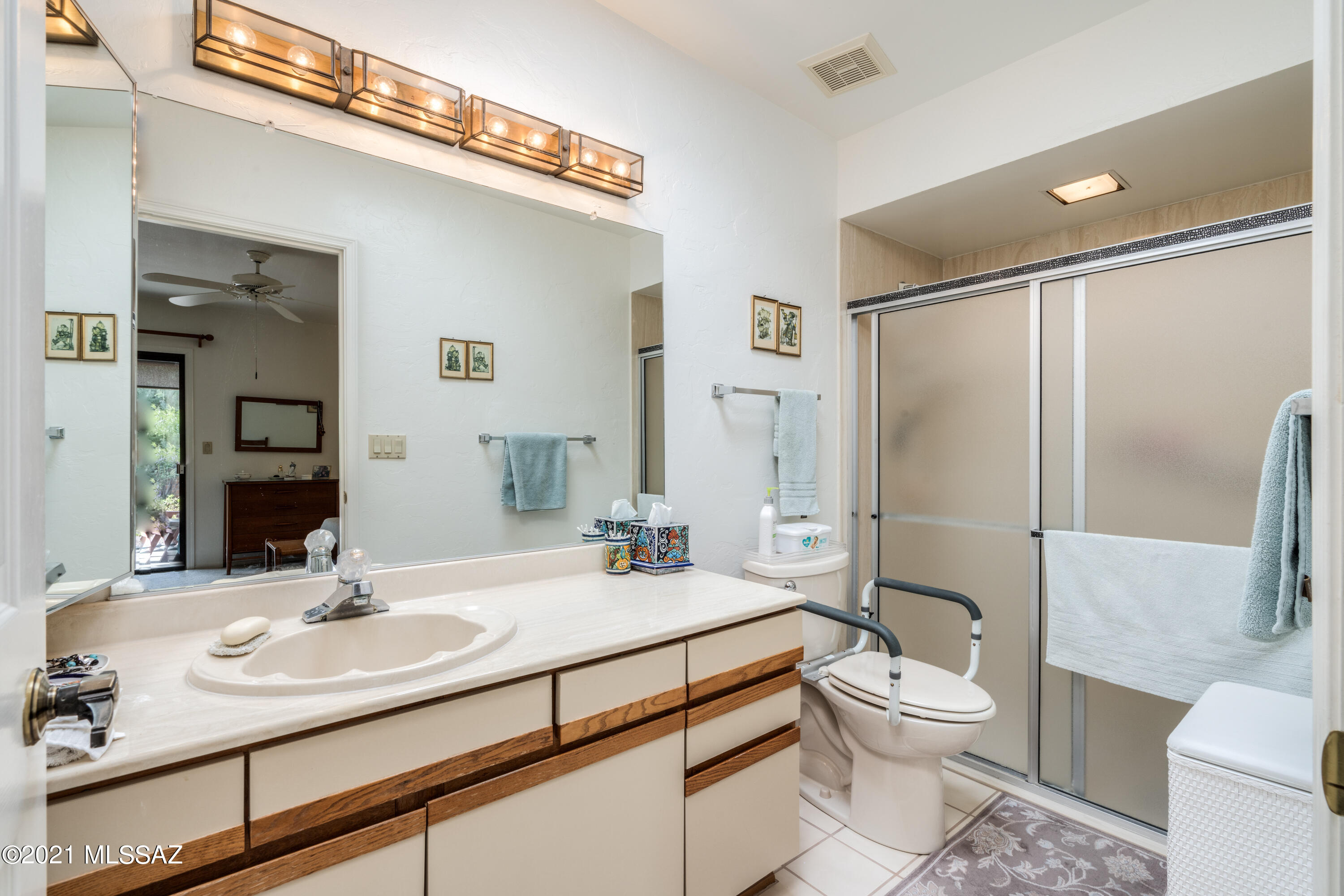 4650 N Avenida Ronca