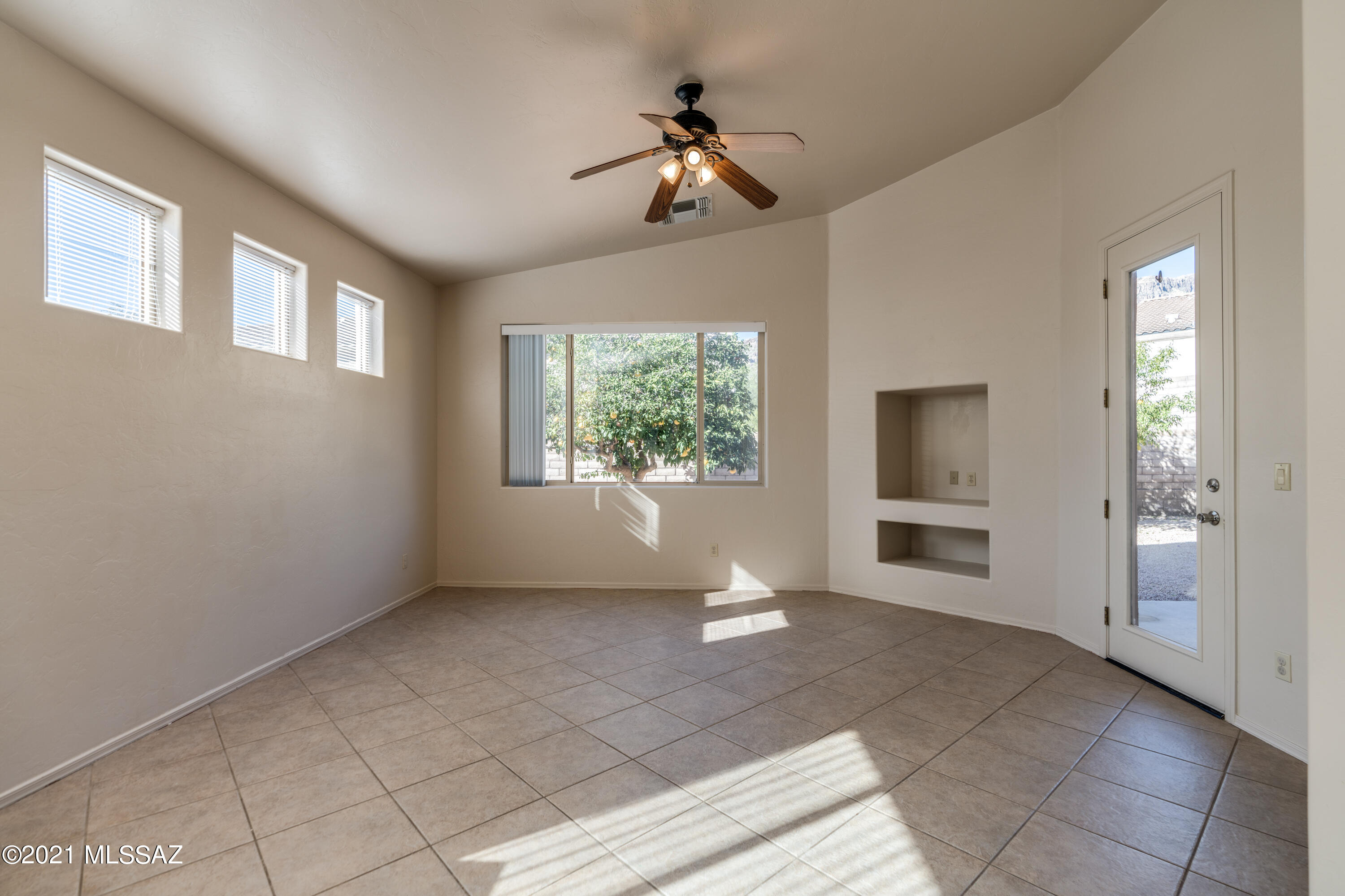 5285 N Spring View Drive