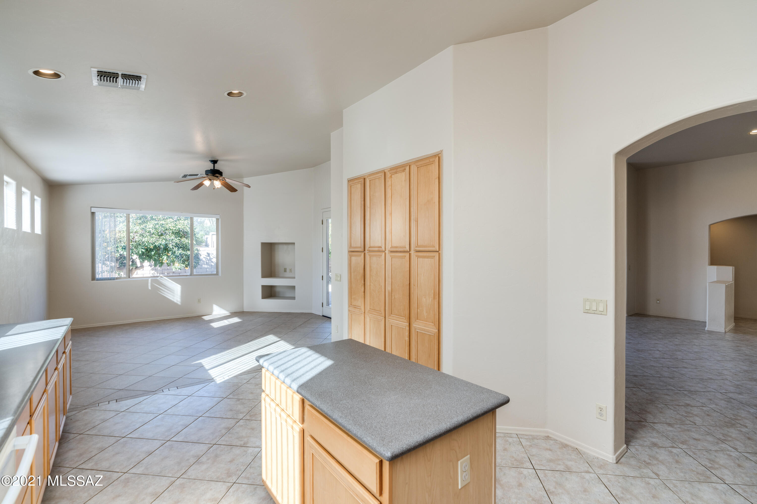 5285 N Spring View Drive