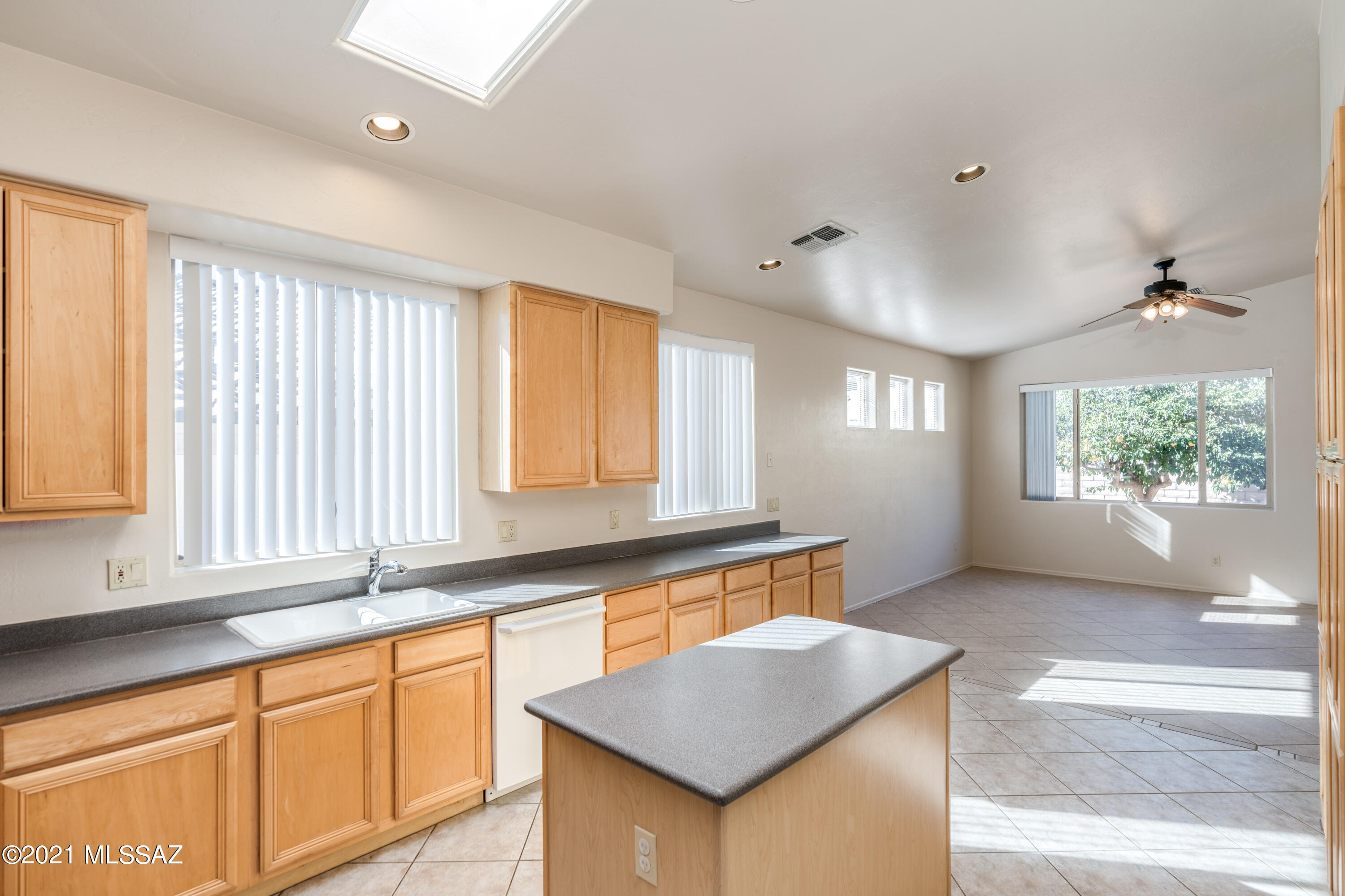 5285 N Spring View Drive