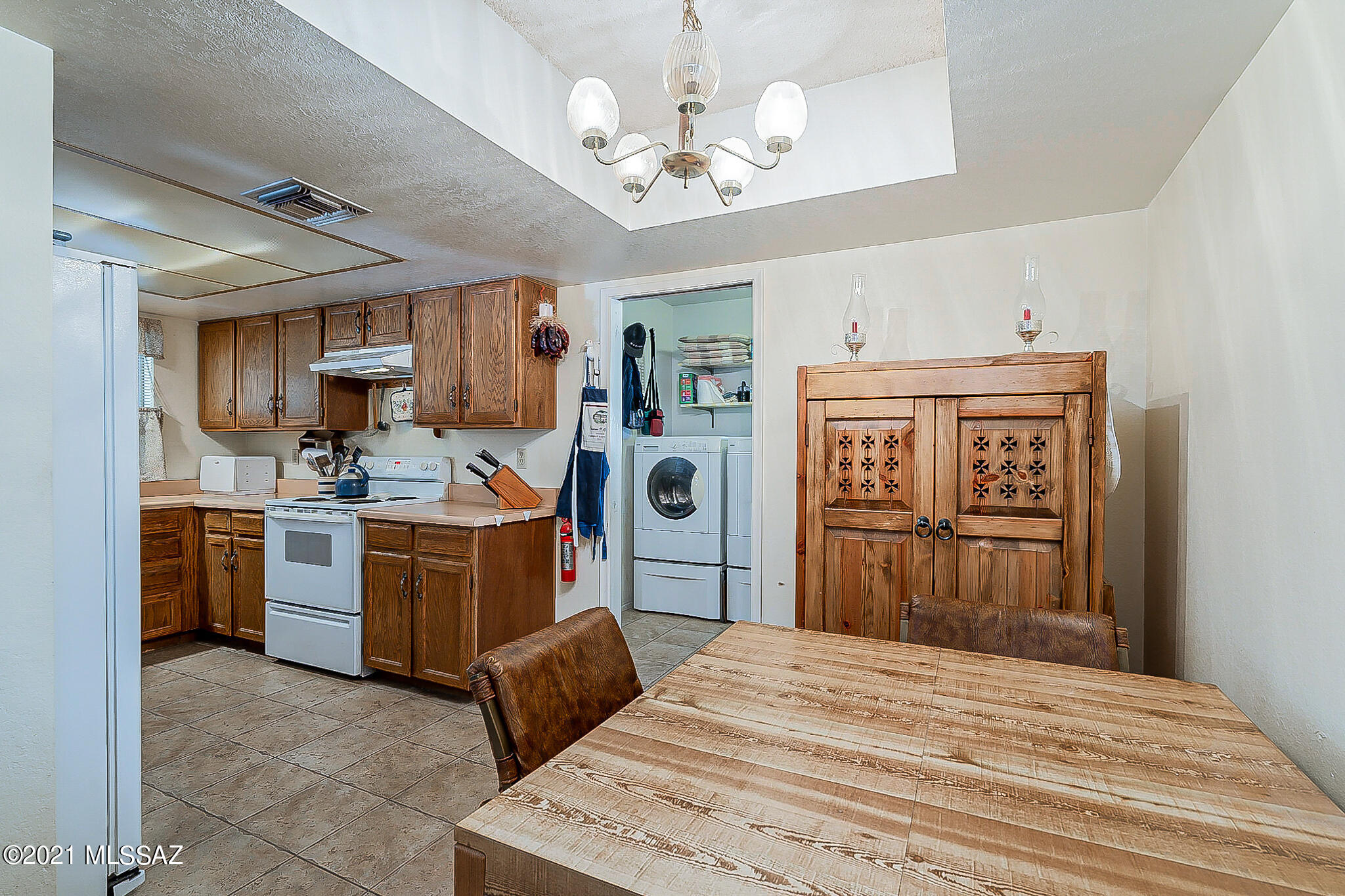 2709 N Essel Drive