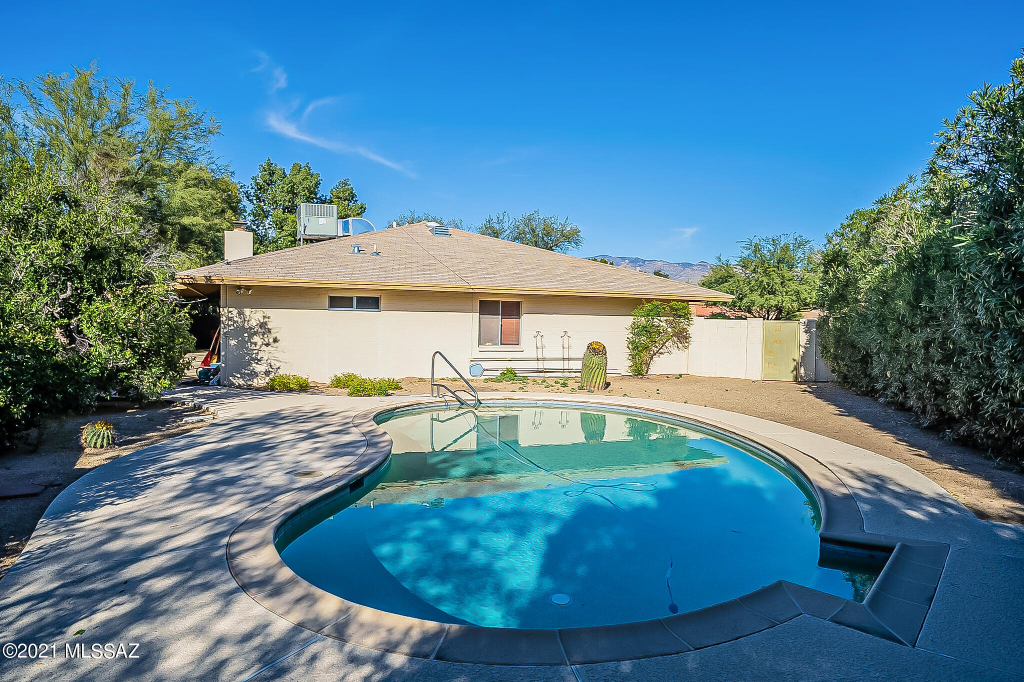 2709 N Essel Drive