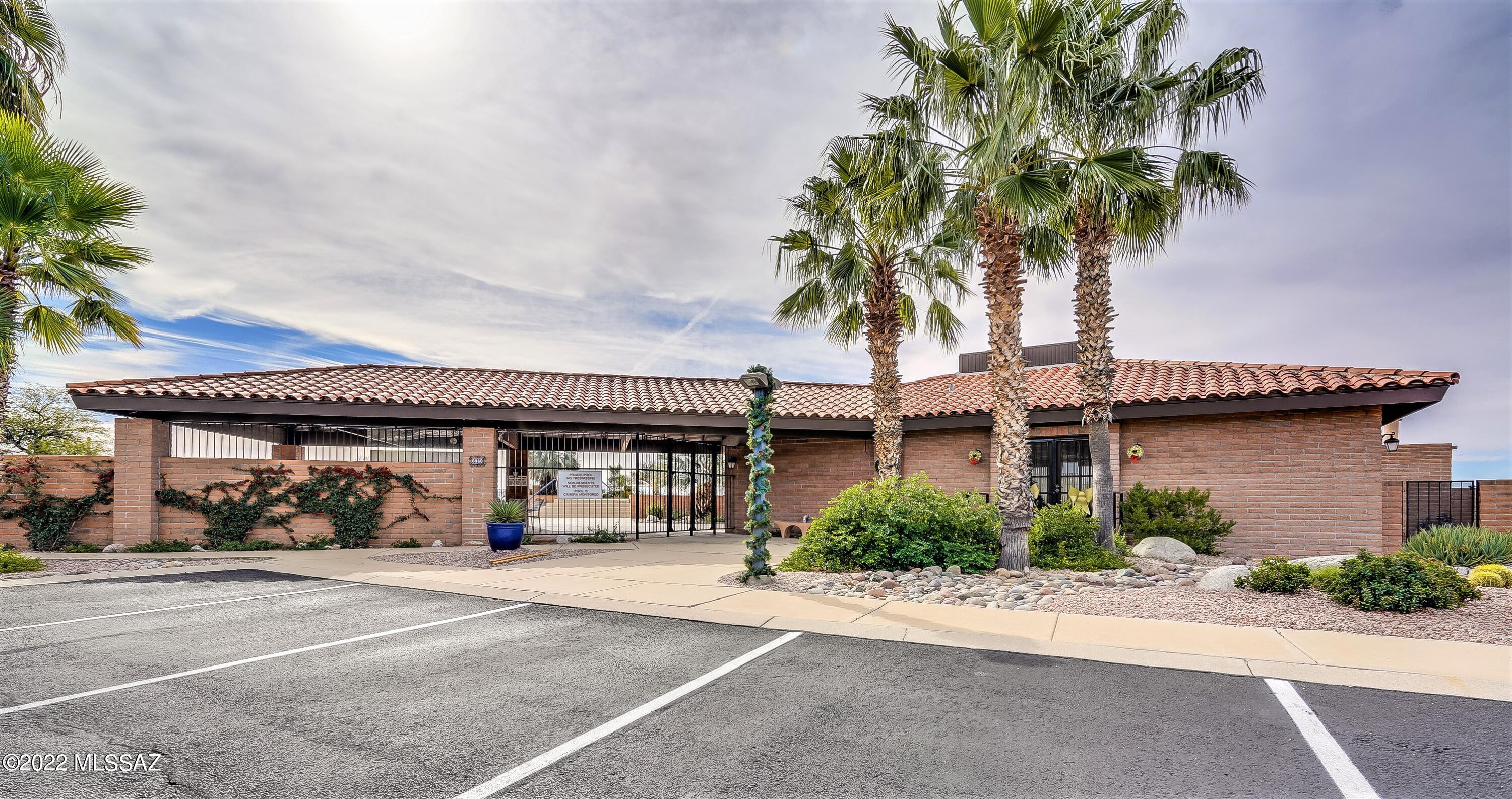 6800 E Pico Del Monte