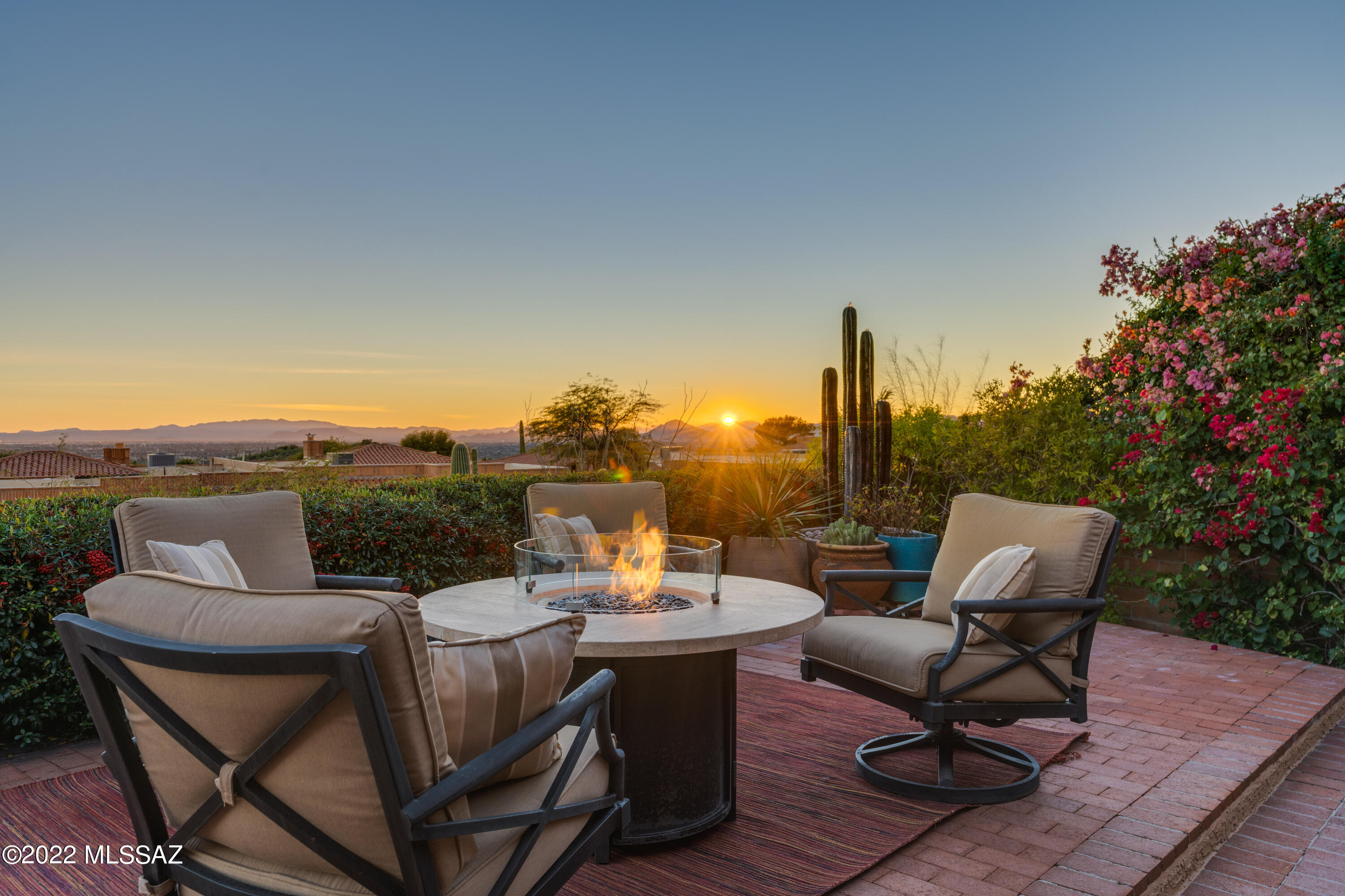 6800 E Pico Del Monte