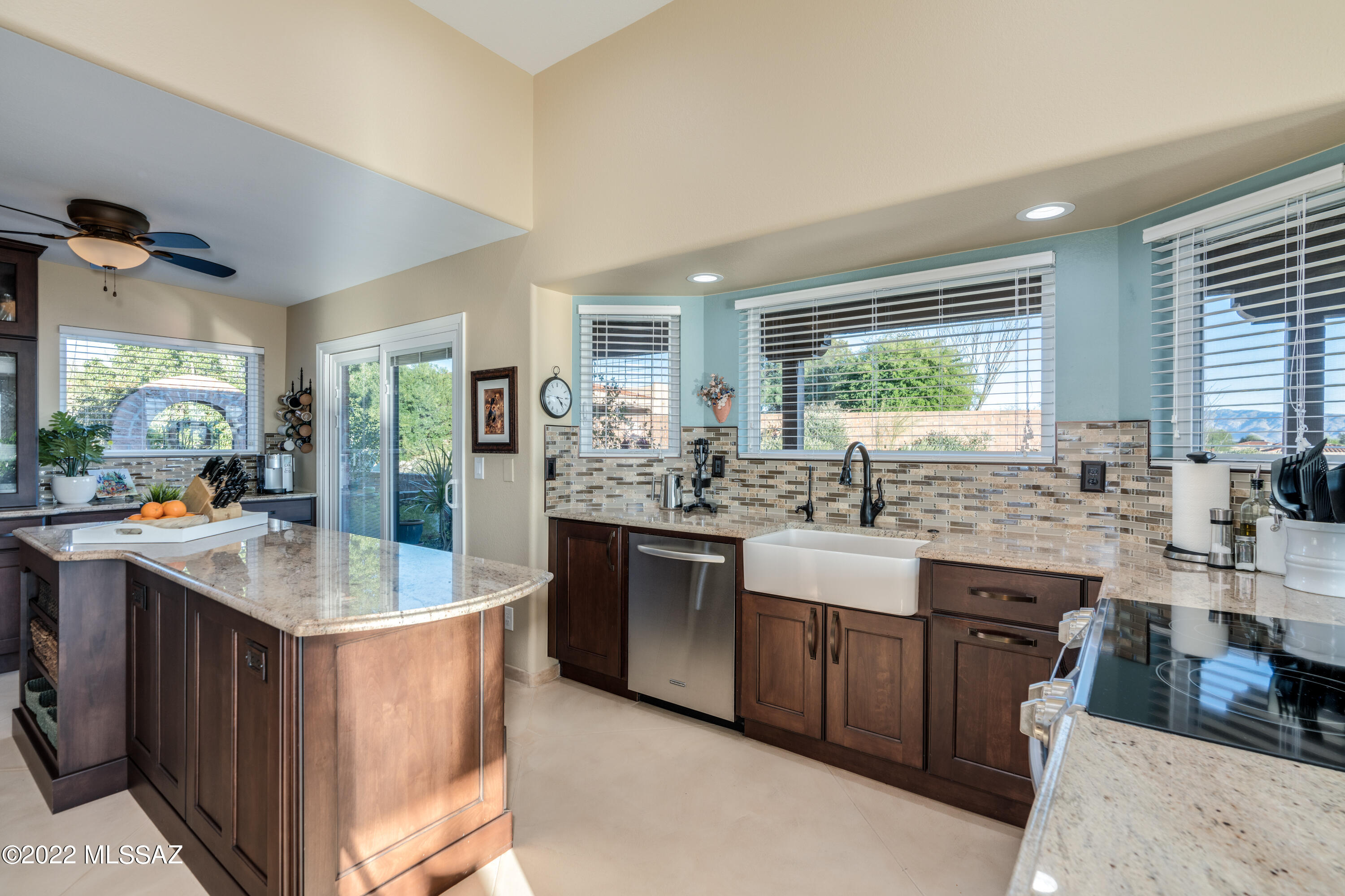 6800 E Pico Del Monte