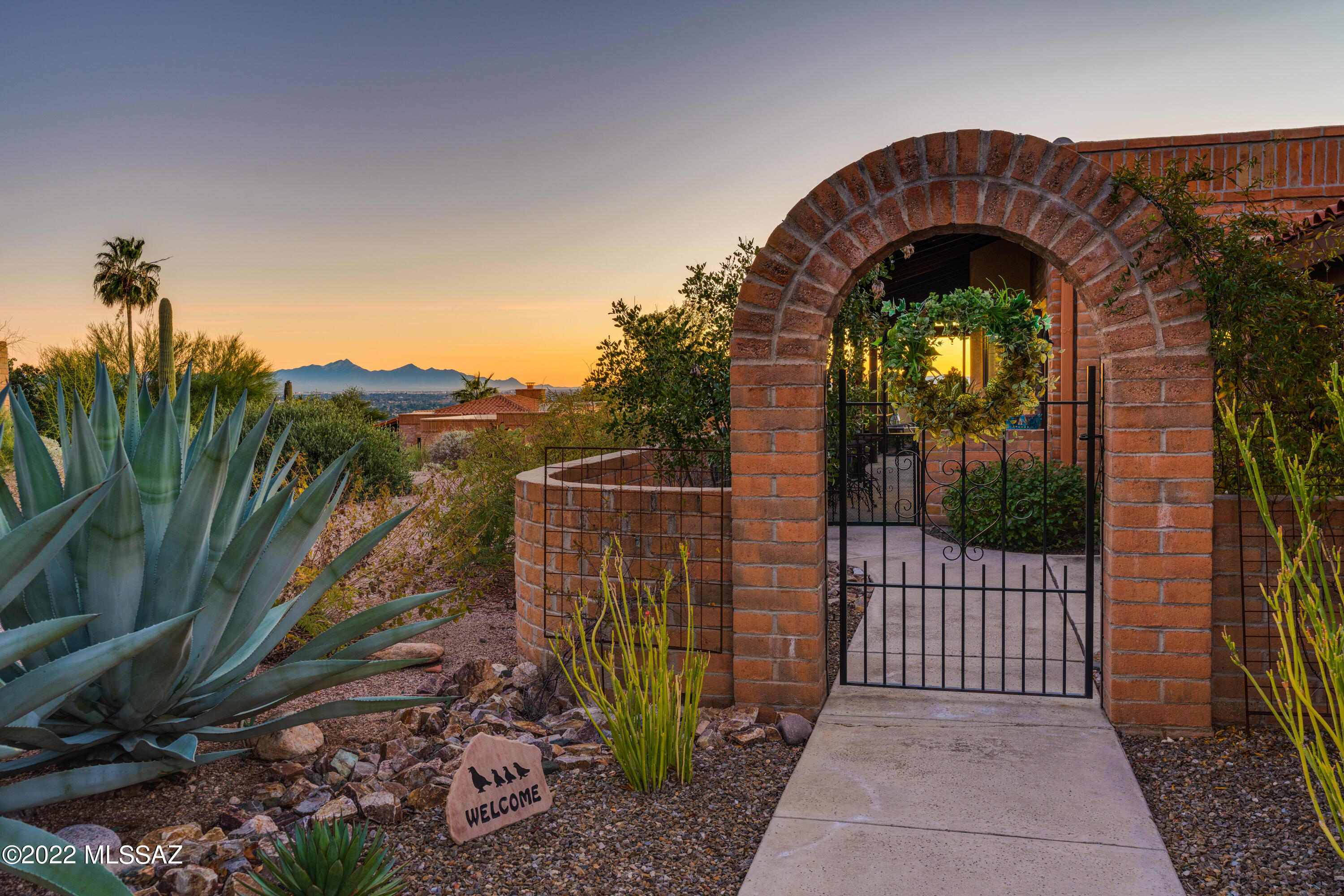 6800 E Pico Del Monte