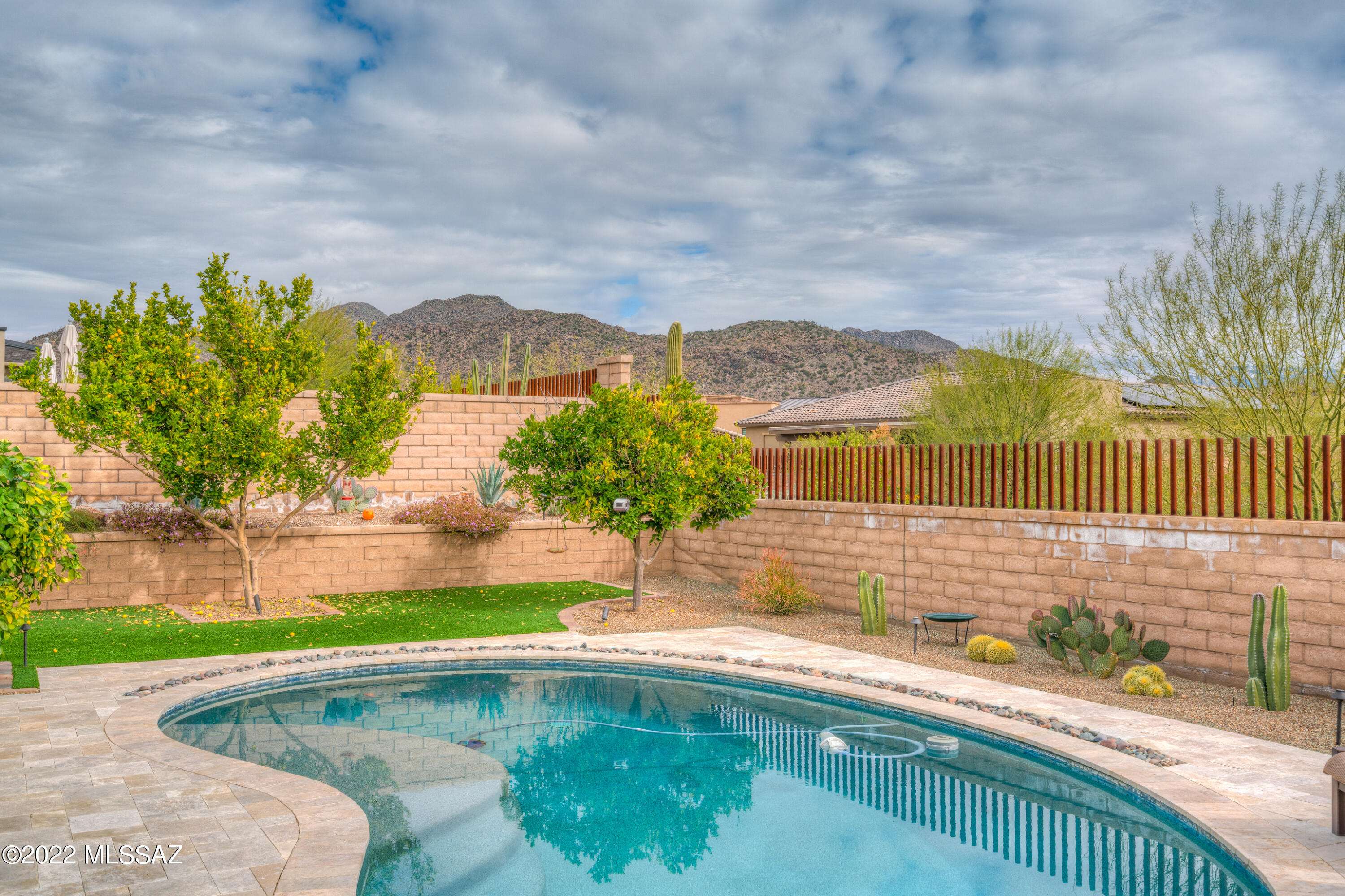 14110 N Crooked Creek Drive