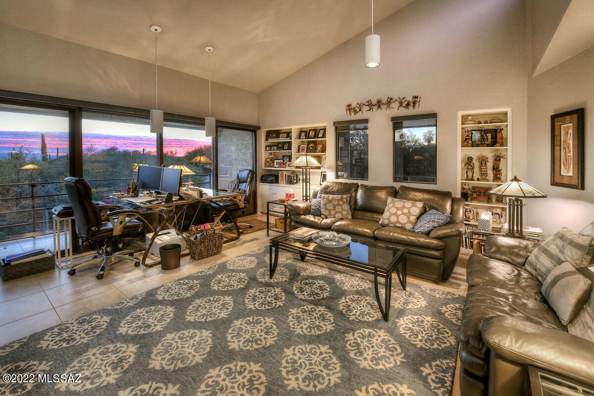 4825 E Placita Tres Vidas