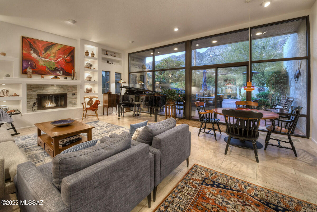 4825 E Placita Tres Vidas