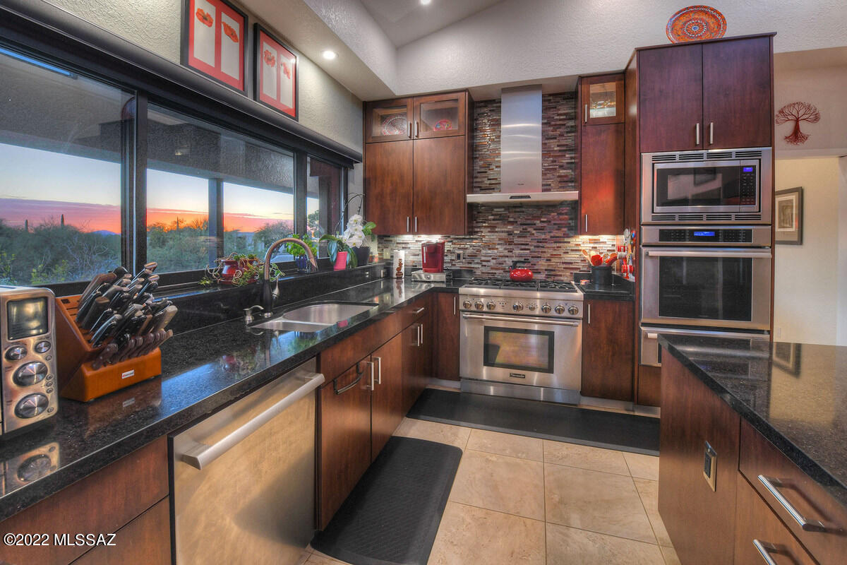 4825 E Placita Tres Vidas