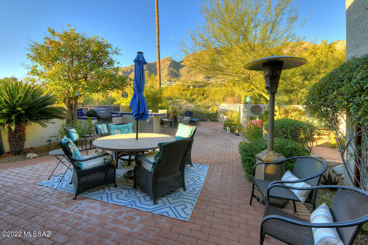 4825 E Placita Tres Vidas