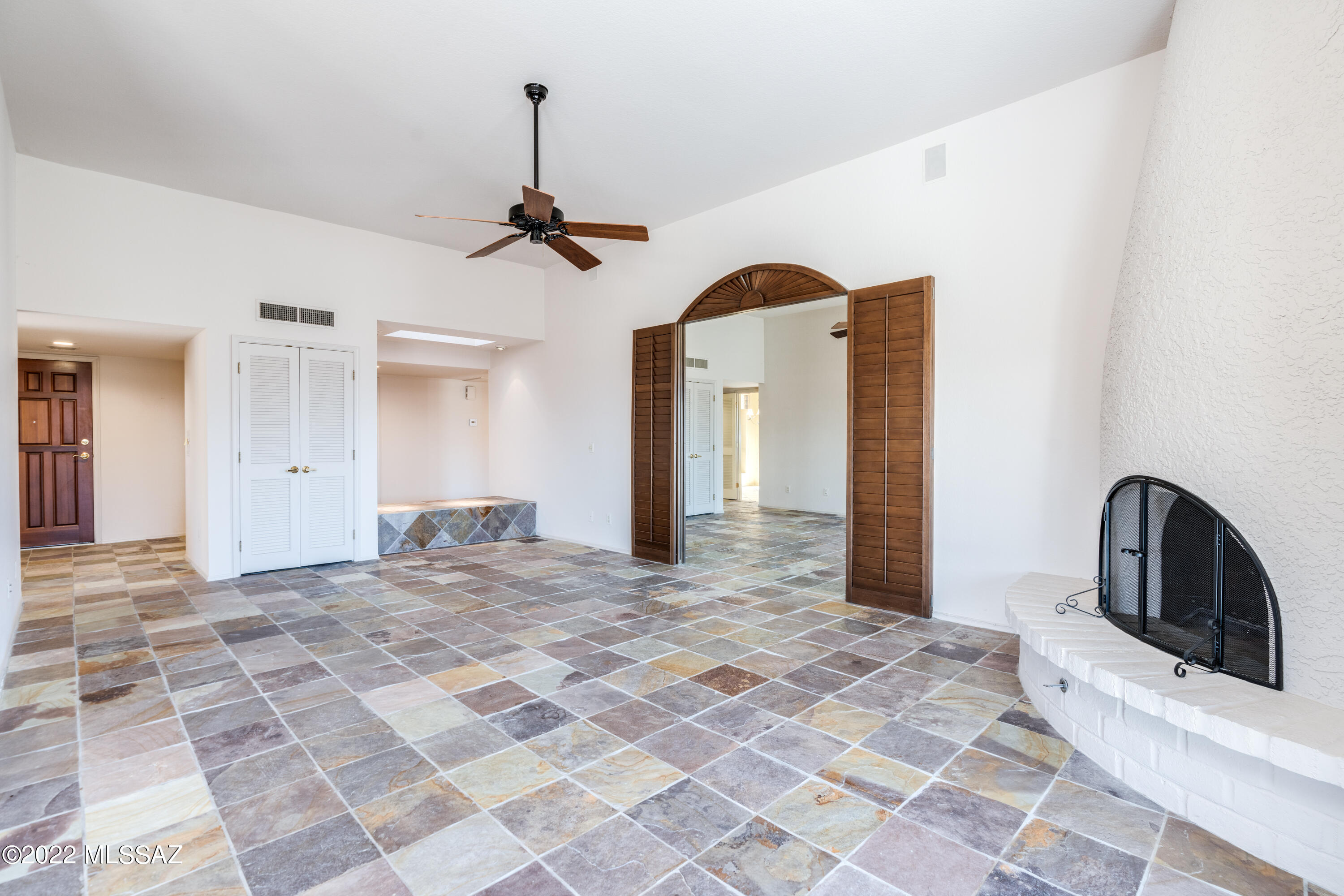 5460 N Via Velazquez