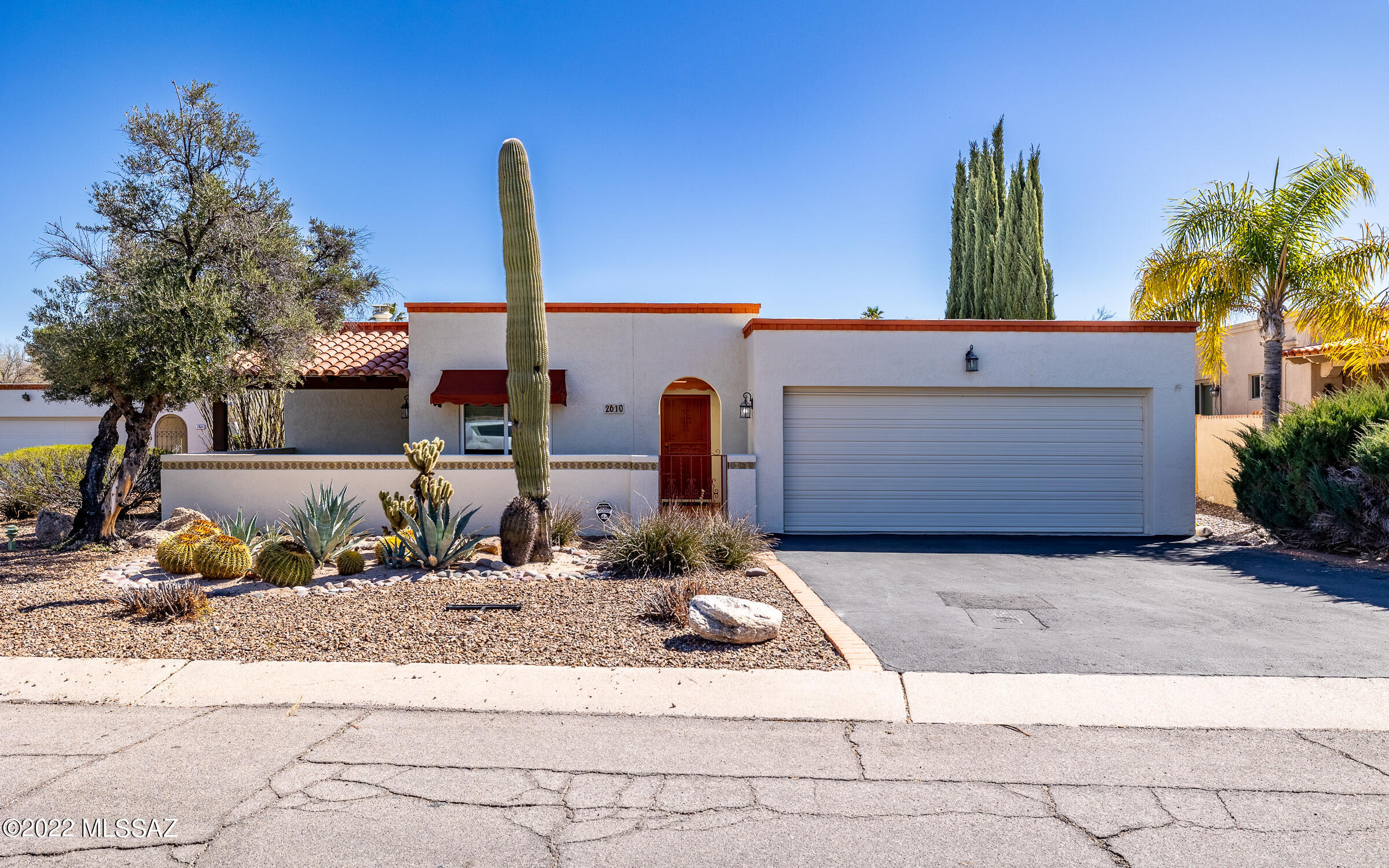 2610 N Camino Valle Verde